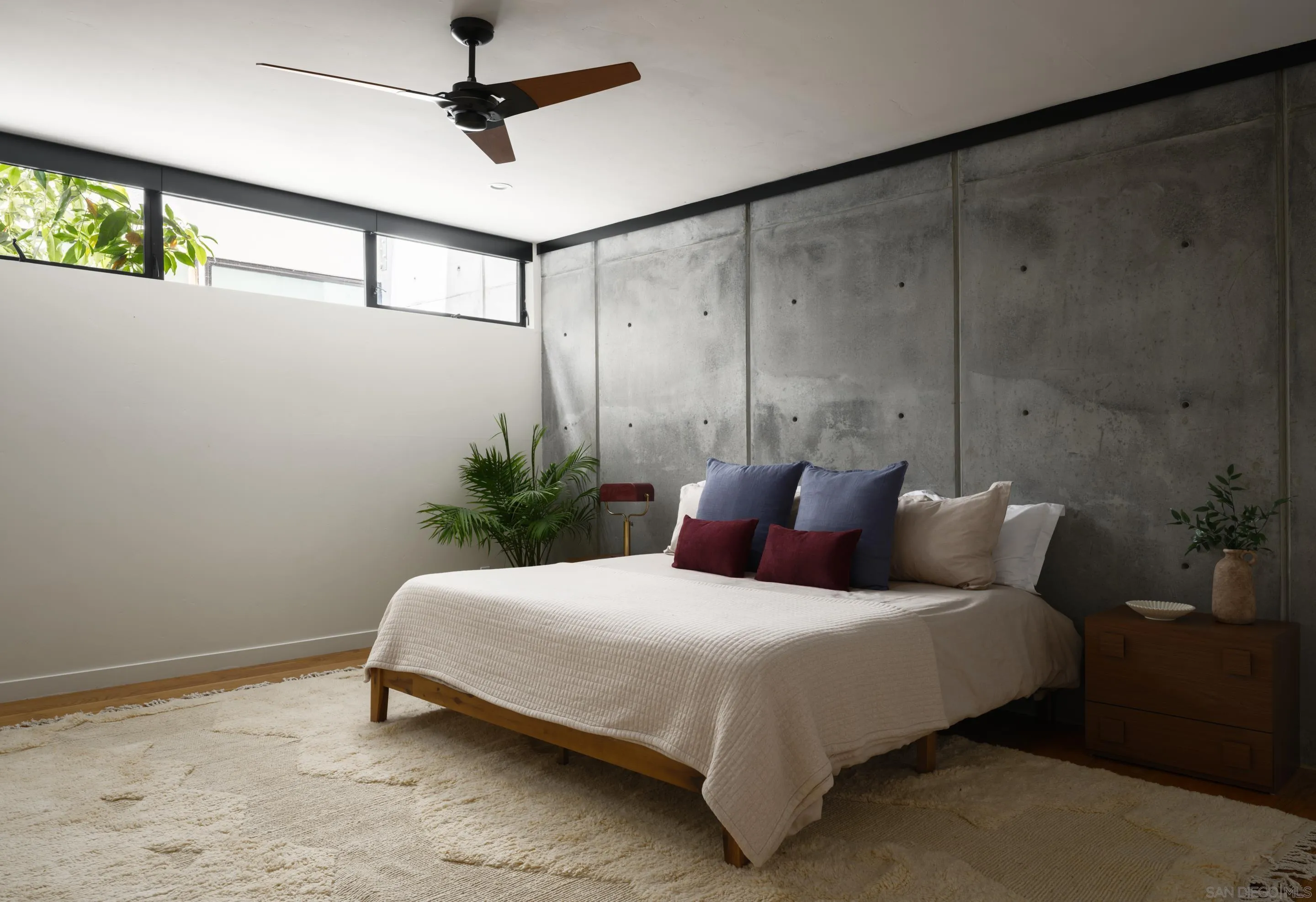 https://cdn.realtyfeed.com/cdn/127/250030811/7ff2ff279bb085b08ca6f3e221e7ecac.webp
