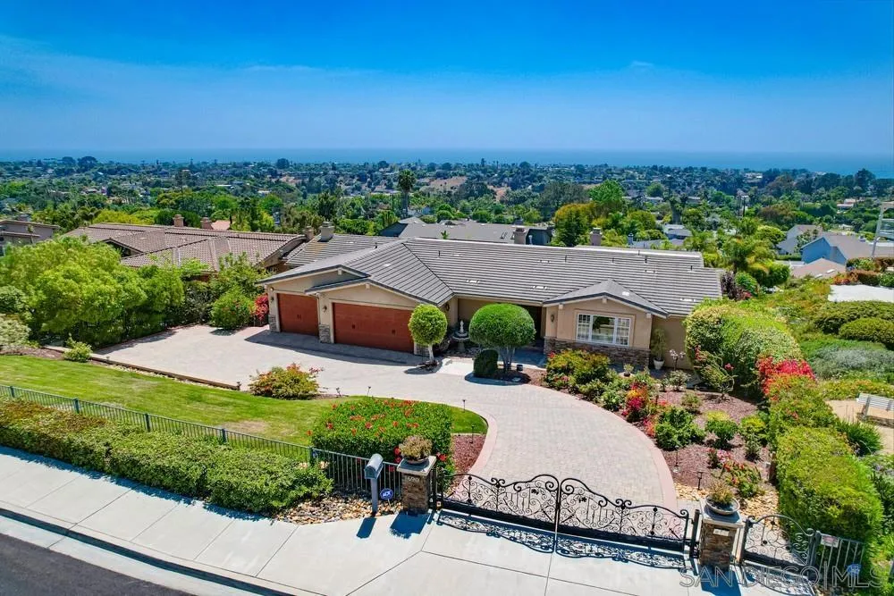 https://cdn.realtyfeed.com/cdn/127/250030832/75a50d38d7d6ab12ae500d6186985808.webp