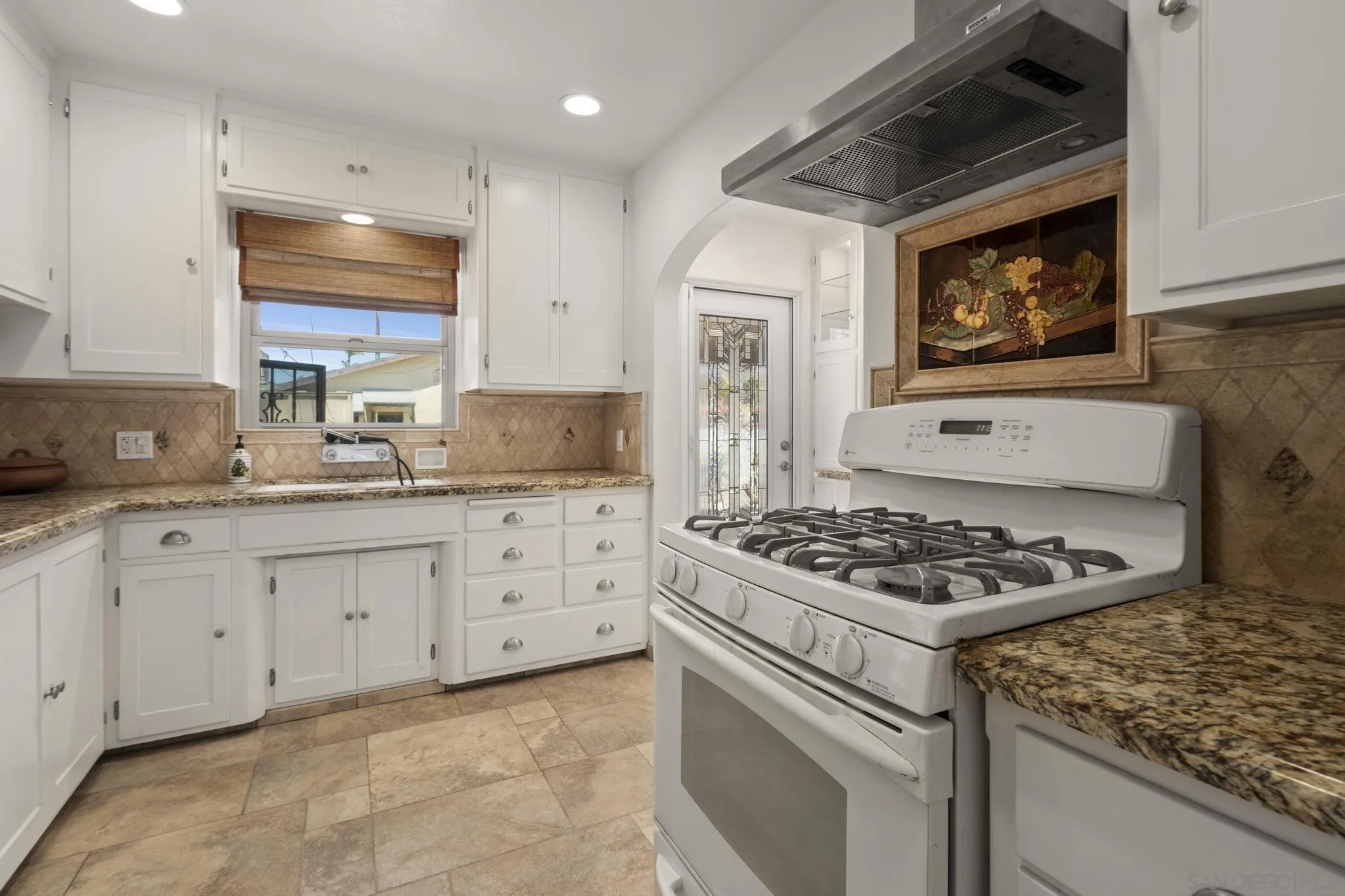 https://cdn.realtyfeed.com/cdn/127/250030837/c56741d0019eb760f0a7f81c39a3ea09.webp