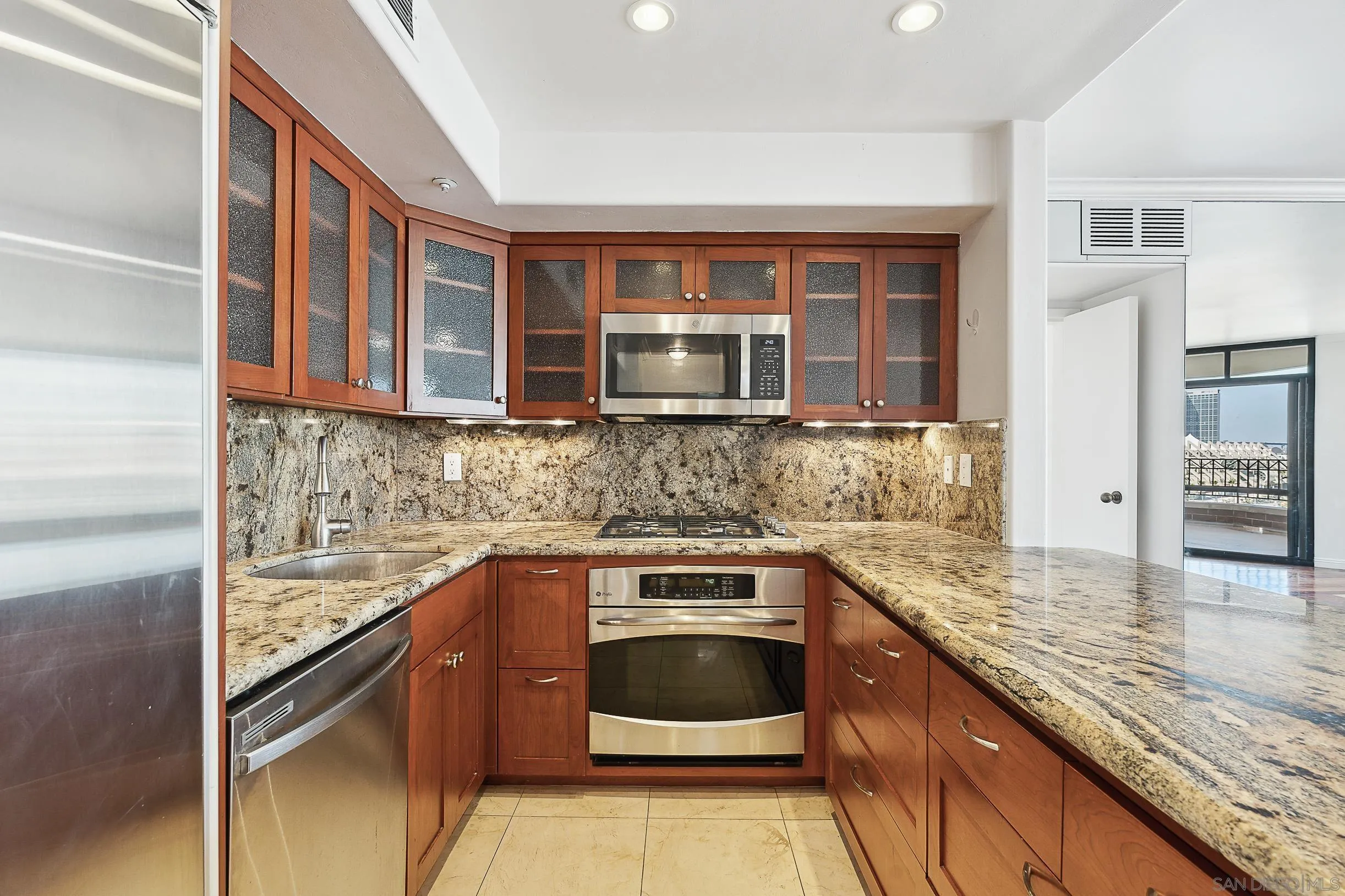 Photo #3: 250030838 Listing 