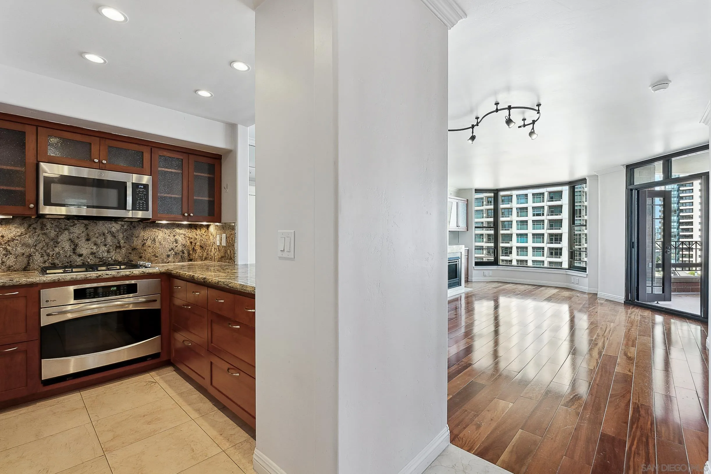 Photo #2: 250030838 Listing 