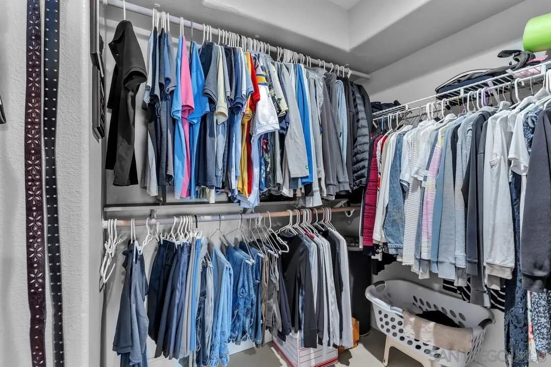 https://cdn.realtyfeed.com/cdn/127/250030852/6cb2f37df996ad064fbb6842eaed2b18.webp