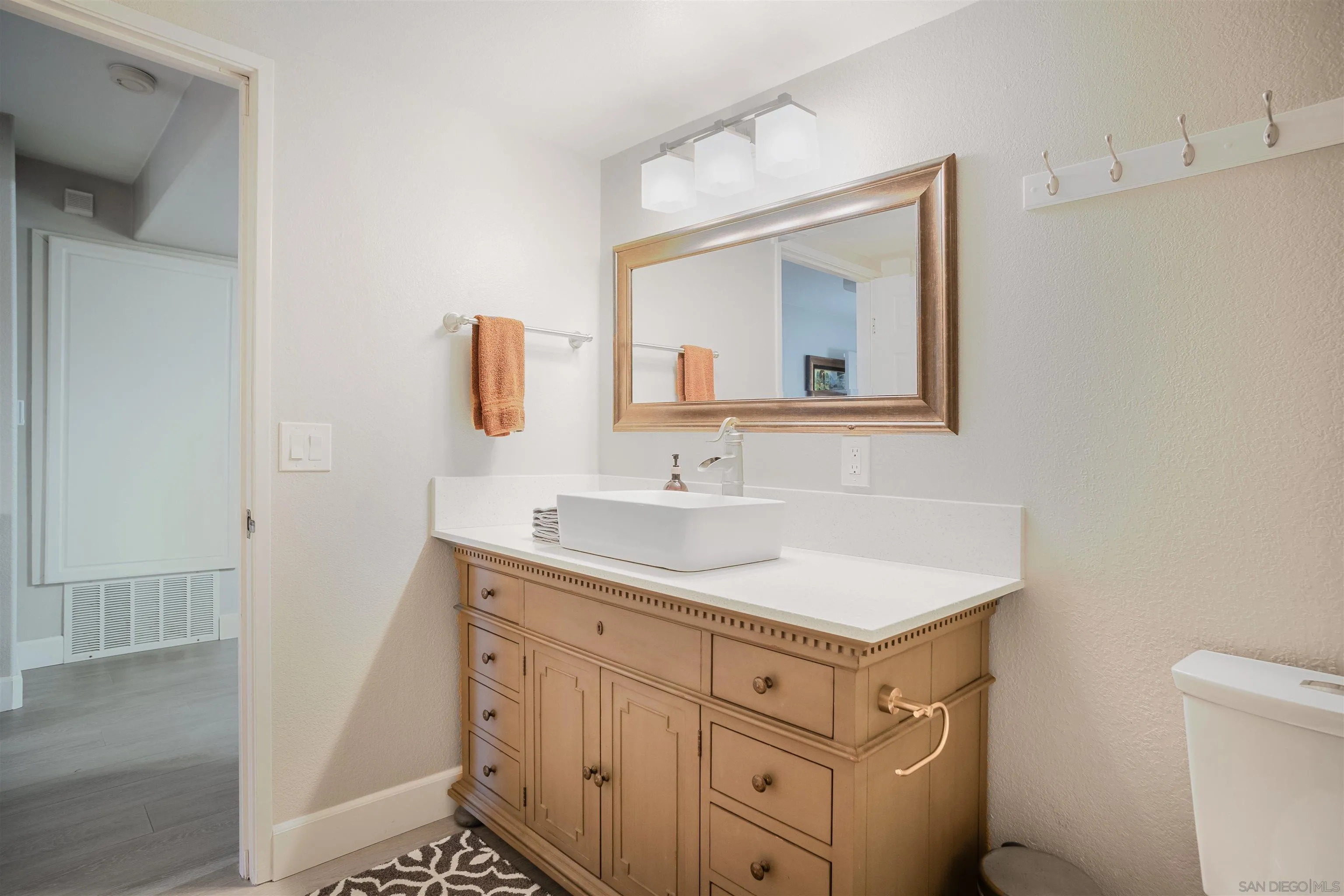 Photo #11: 250030852 Listing: Photo #11