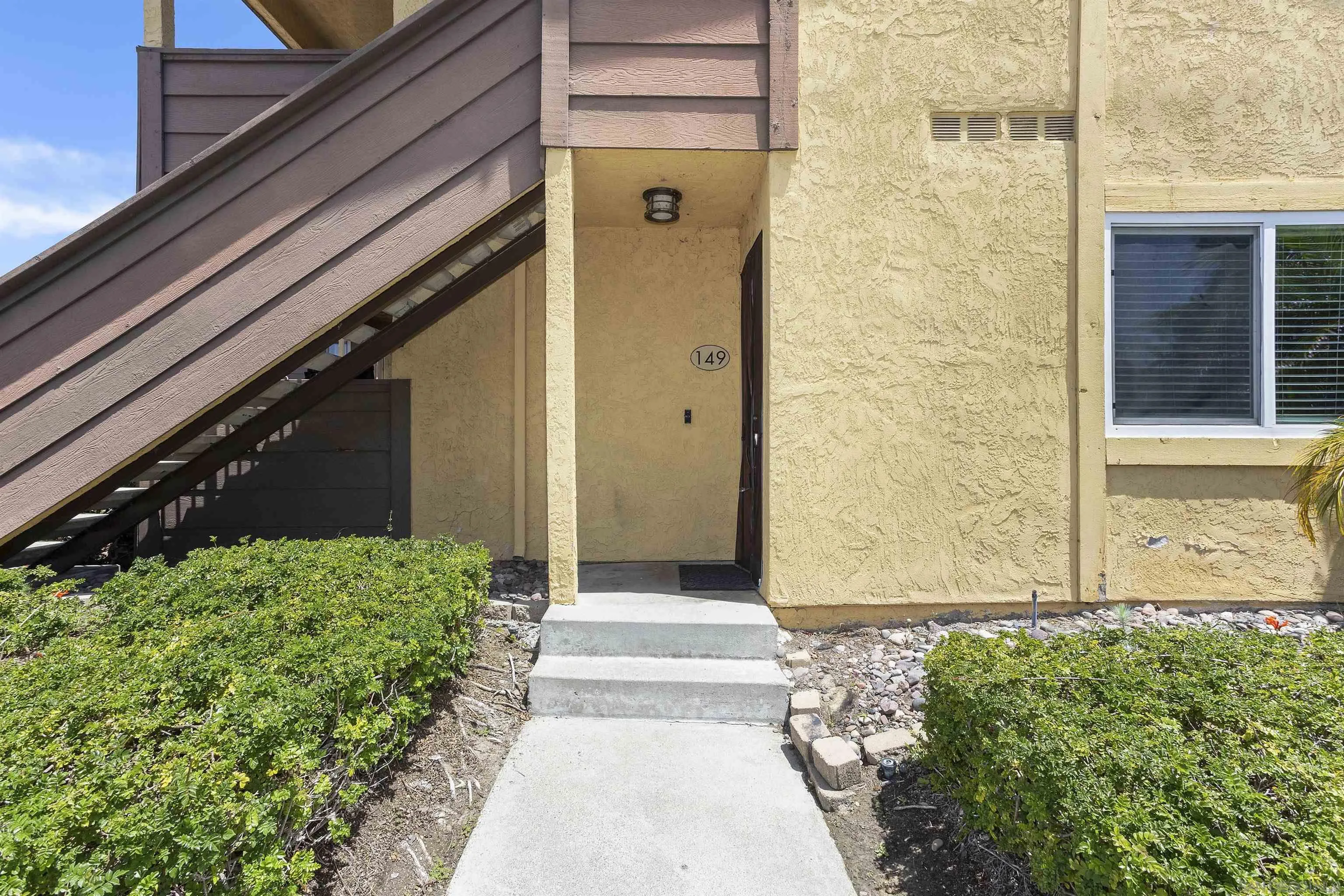 Photo #3: 250030875 Listing 