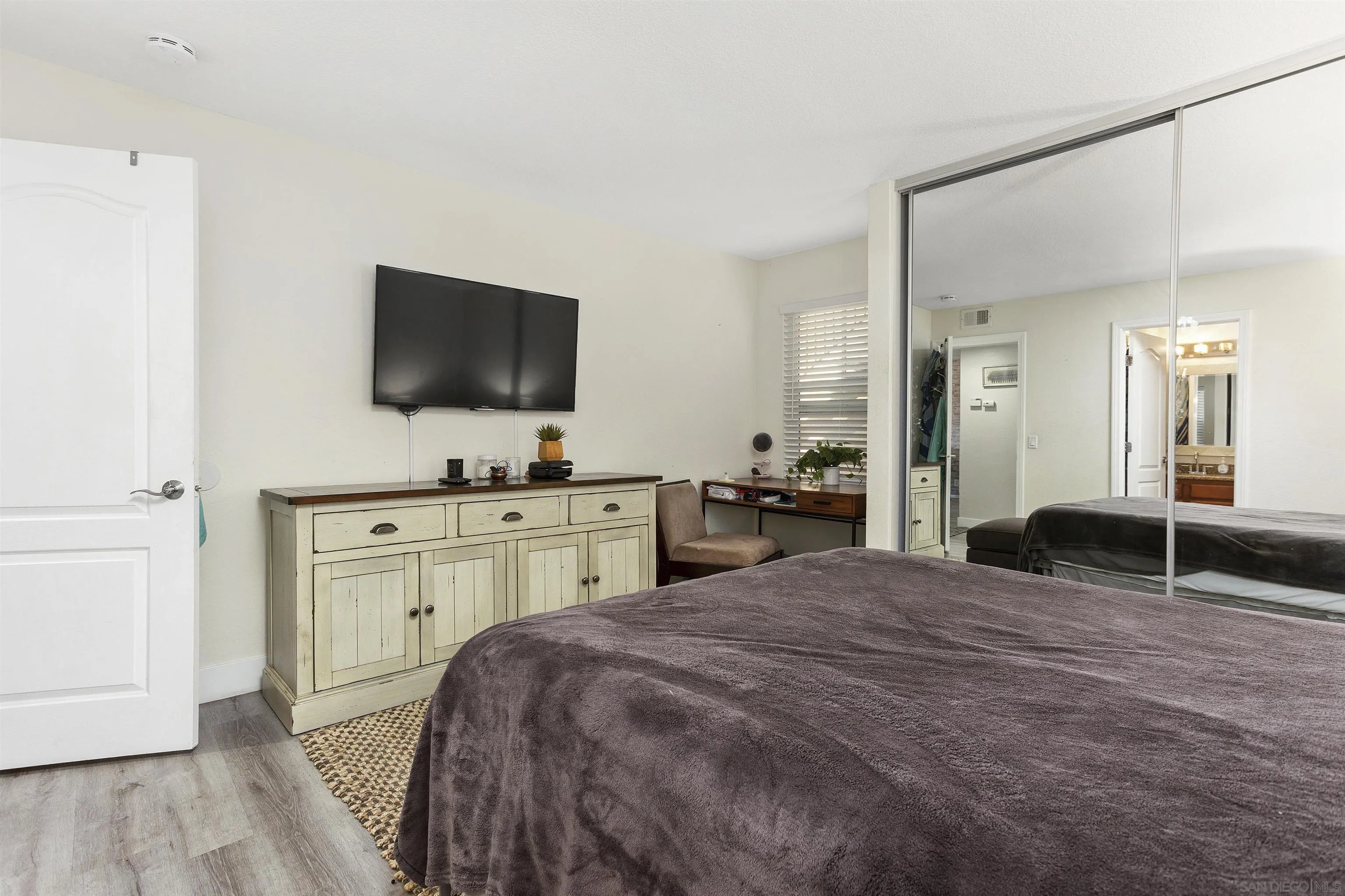 Photo #5: 250030875 Listing 