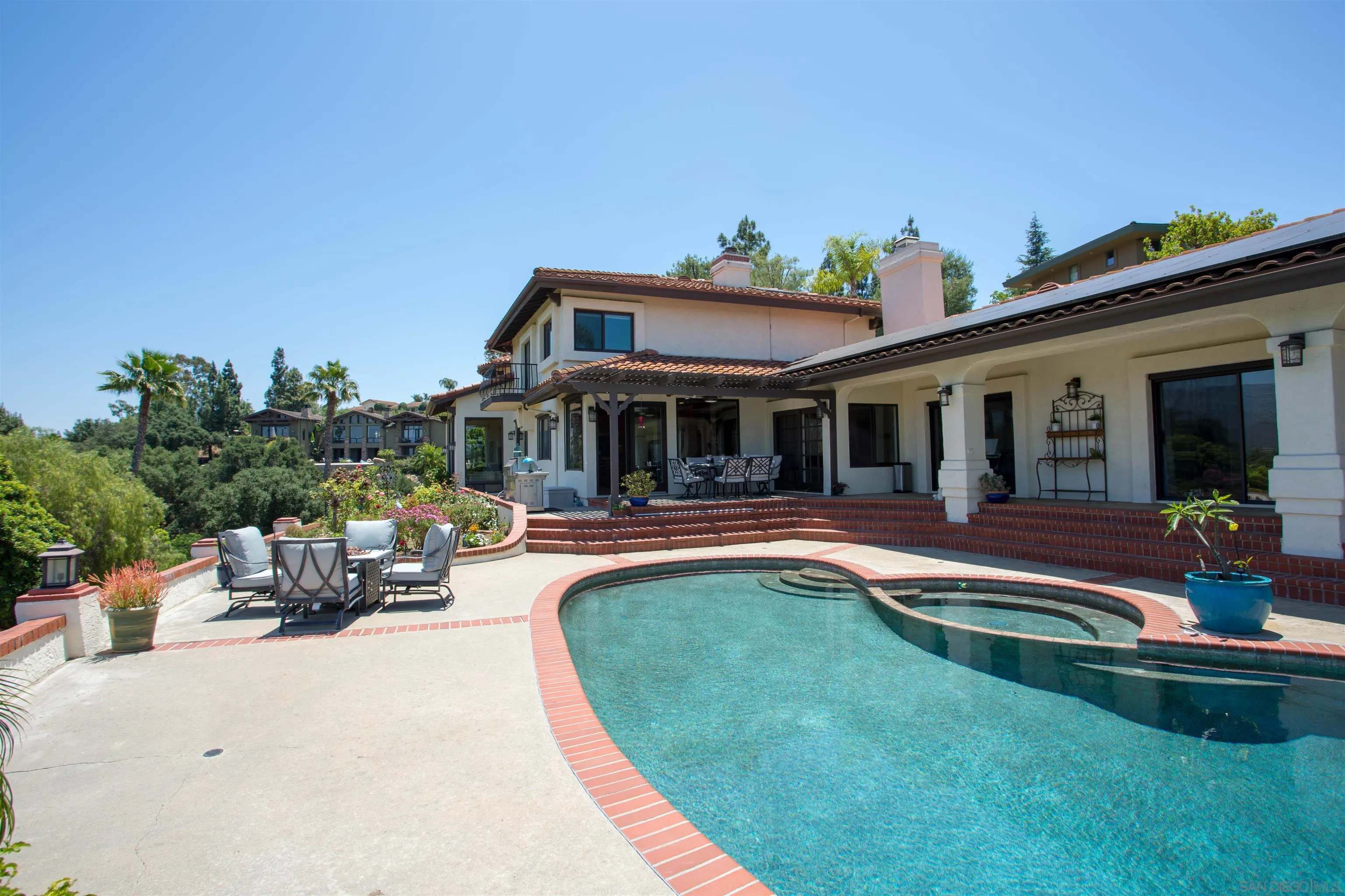 https://cdn.realtyfeed.com/cdn/127/250030889/1fa97da5c37cb96c9c16e03254b83c70.webp