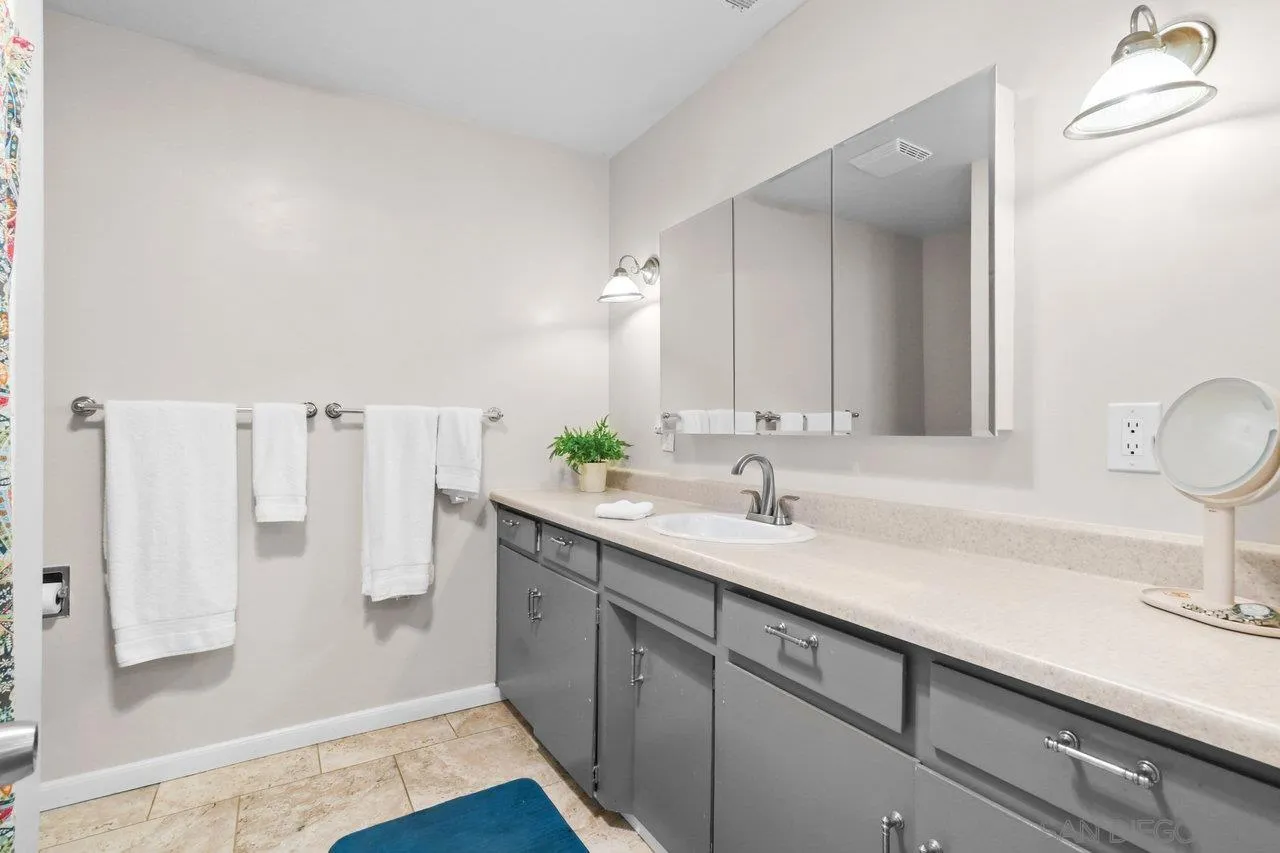 https://cdn.realtyfeed.com/cdn/127/250030905/cf17ff4aad71c52e70aa1f01256d01b0.webp