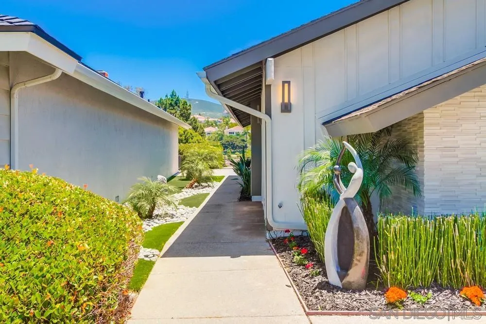 https://cdn.realtyfeed.com/cdn/127/250030914/109d635d2686754b382bc77d13b4f49f.webp