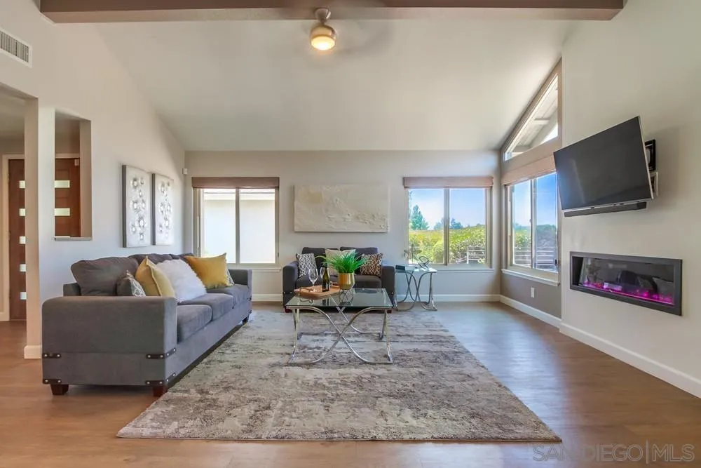 https://cdn.realtyfeed.com/cdn/127/250030914/8d30228c9d5d8c23f403ff0c4507b926.webp