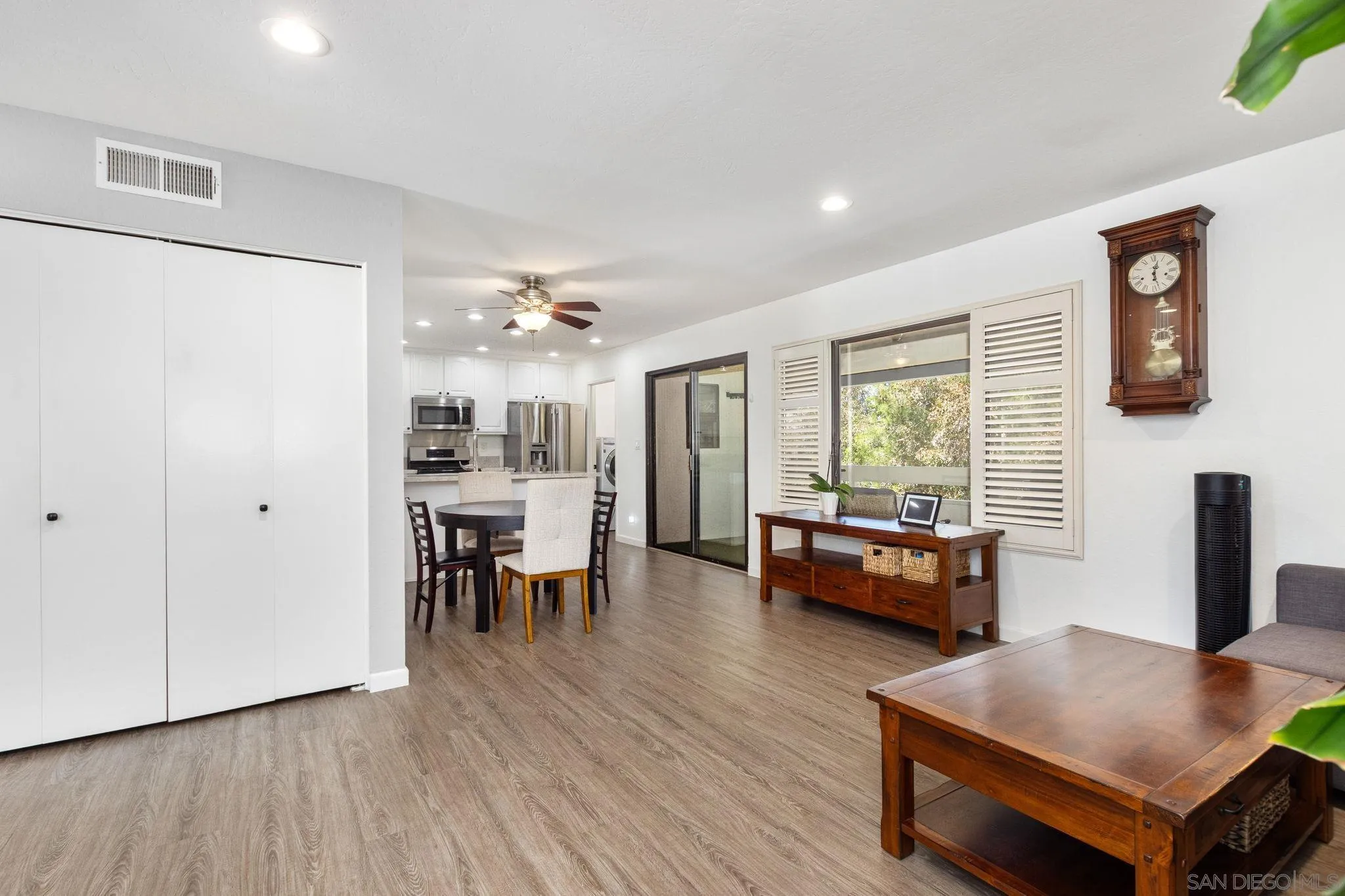 Photo #3: 250030922 Listing 