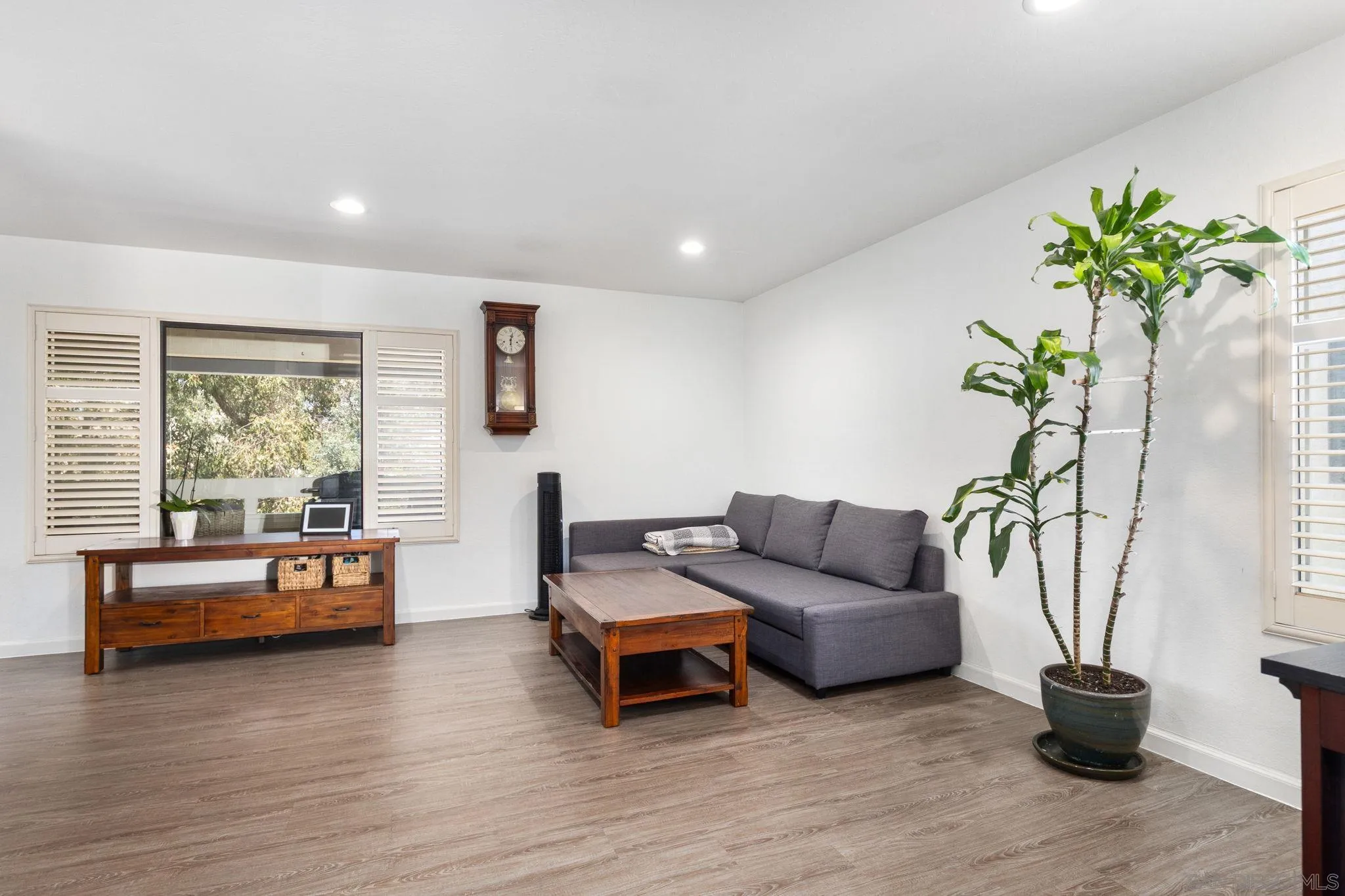 Photo #4: 250030922 Listing 