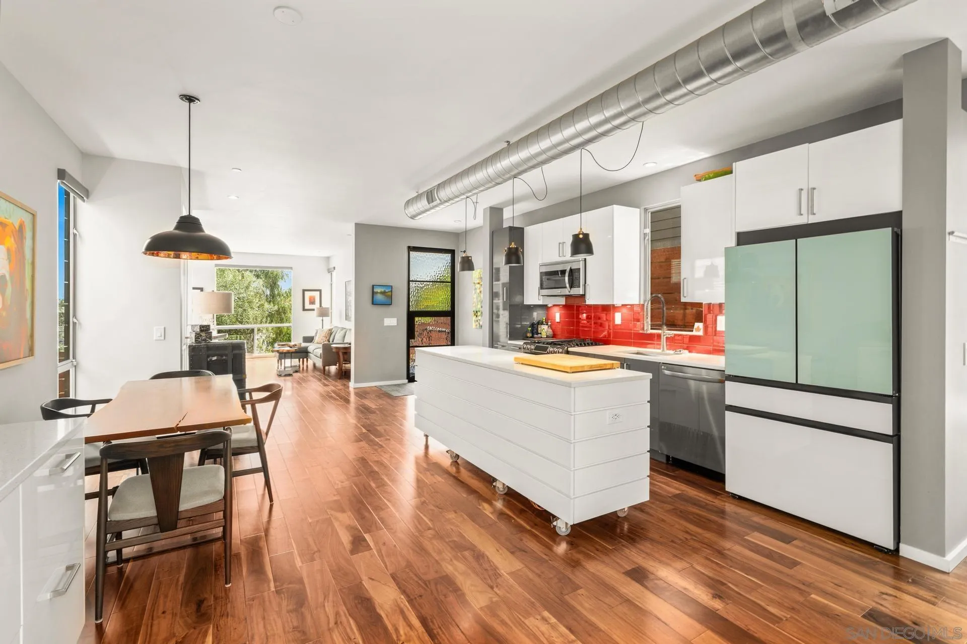 https://cdn.realtyfeed.com/cdn/127/250030924/072ced897877921a741cc360056b7094.webp