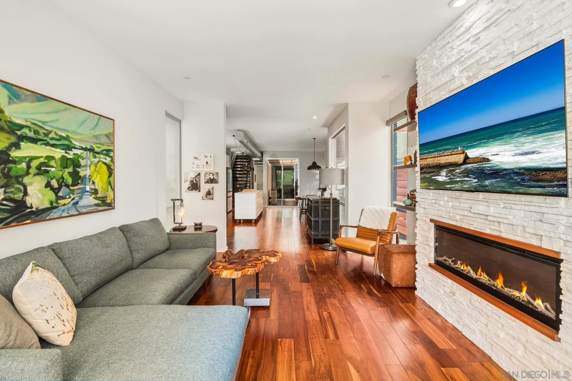 https://cdn.realtyfeed.com/cdn/127/250030924/0b7a0916de16e45e8663a047cac79a17.webp