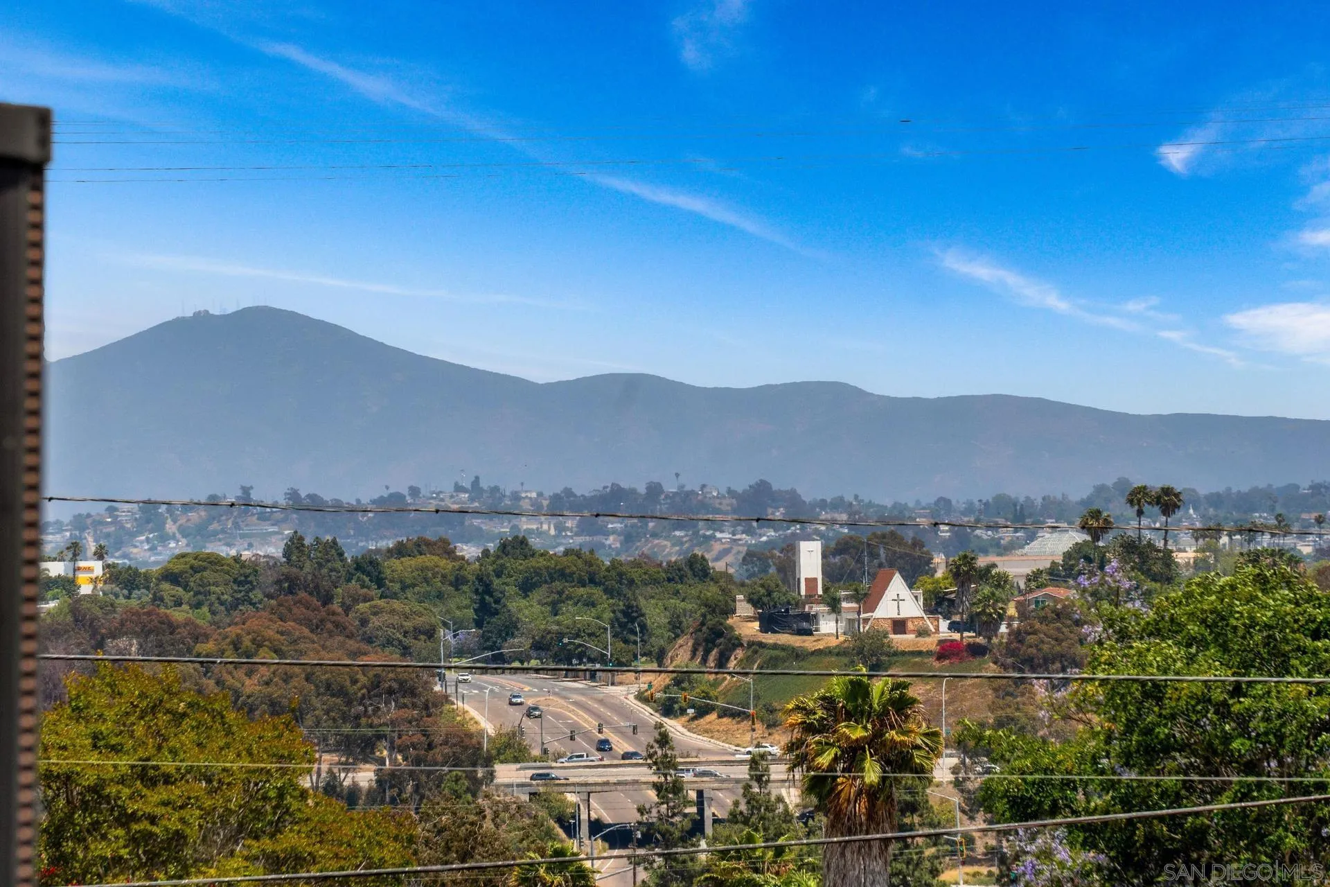 https://cdn.realtyfeed.com/cdn/127/250030924/294e7d001e2a9d19b97ad387d273627b.webp