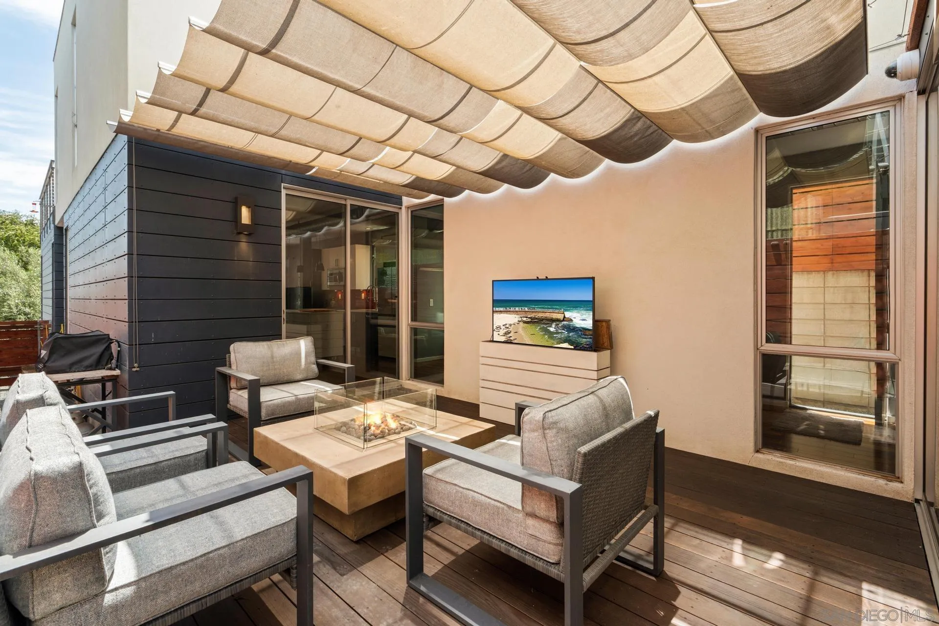 https://cdn.realtyfeed.com/cdn/127/250030924/3c4d42c0fbeaf80ff3d4488cb3034bcf.webp