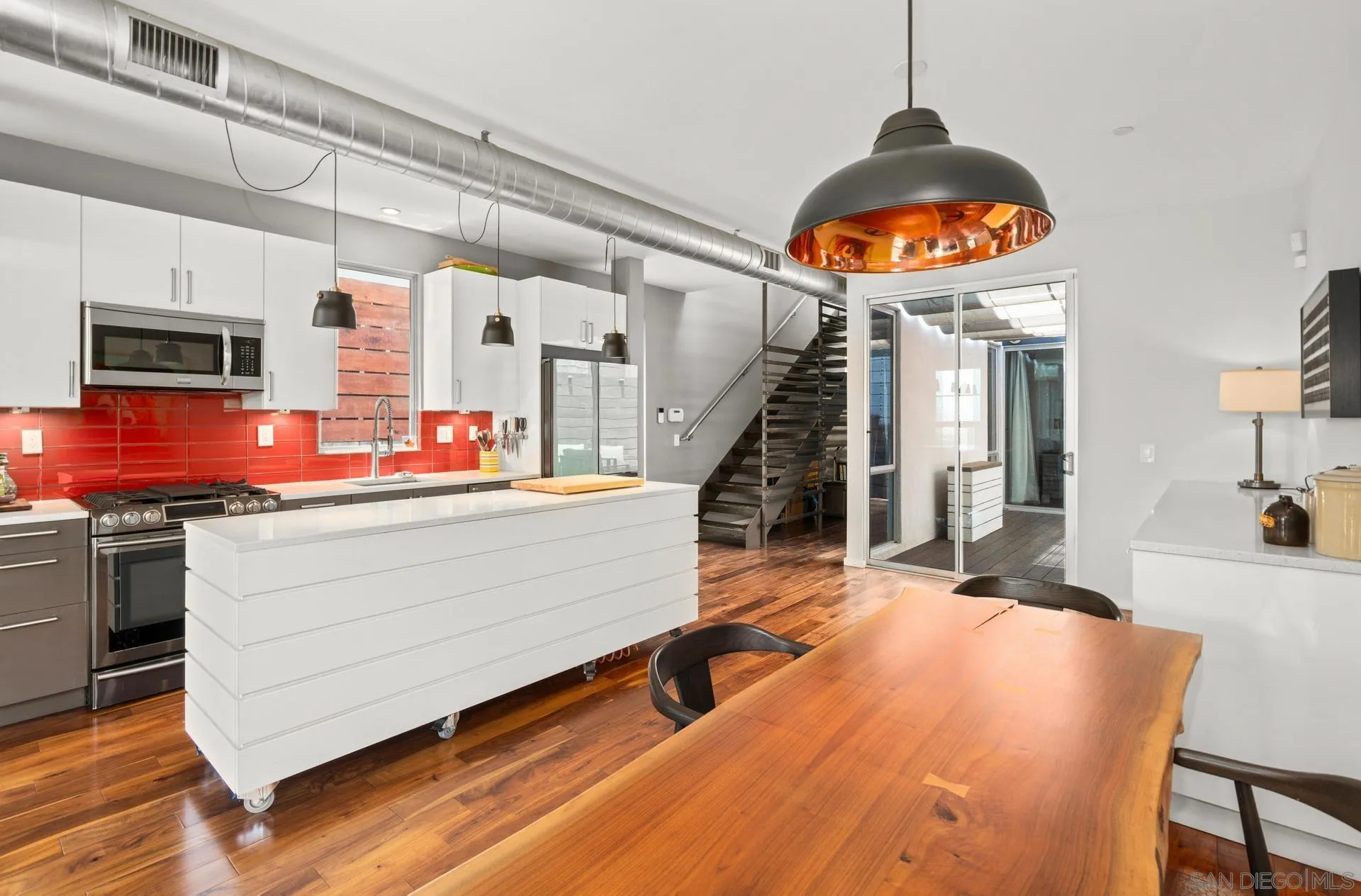 https://cdn.realtyfeed.com/cdn/127/250030924/46aad0e0e28a615d67dfbec5d3880bf6.webp