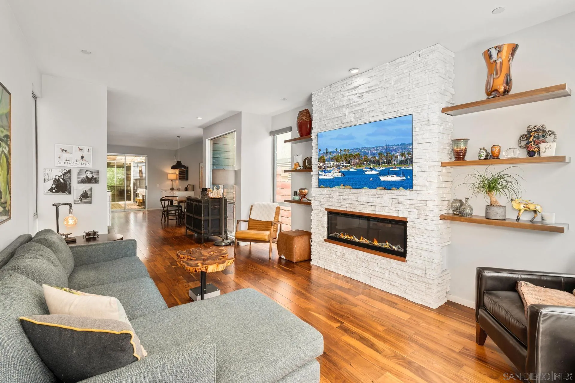 https://cdn.realtyfeed.com/cdn/127/250030924/4d05456d73f4707d87fb5d8274cc5ae7.webp