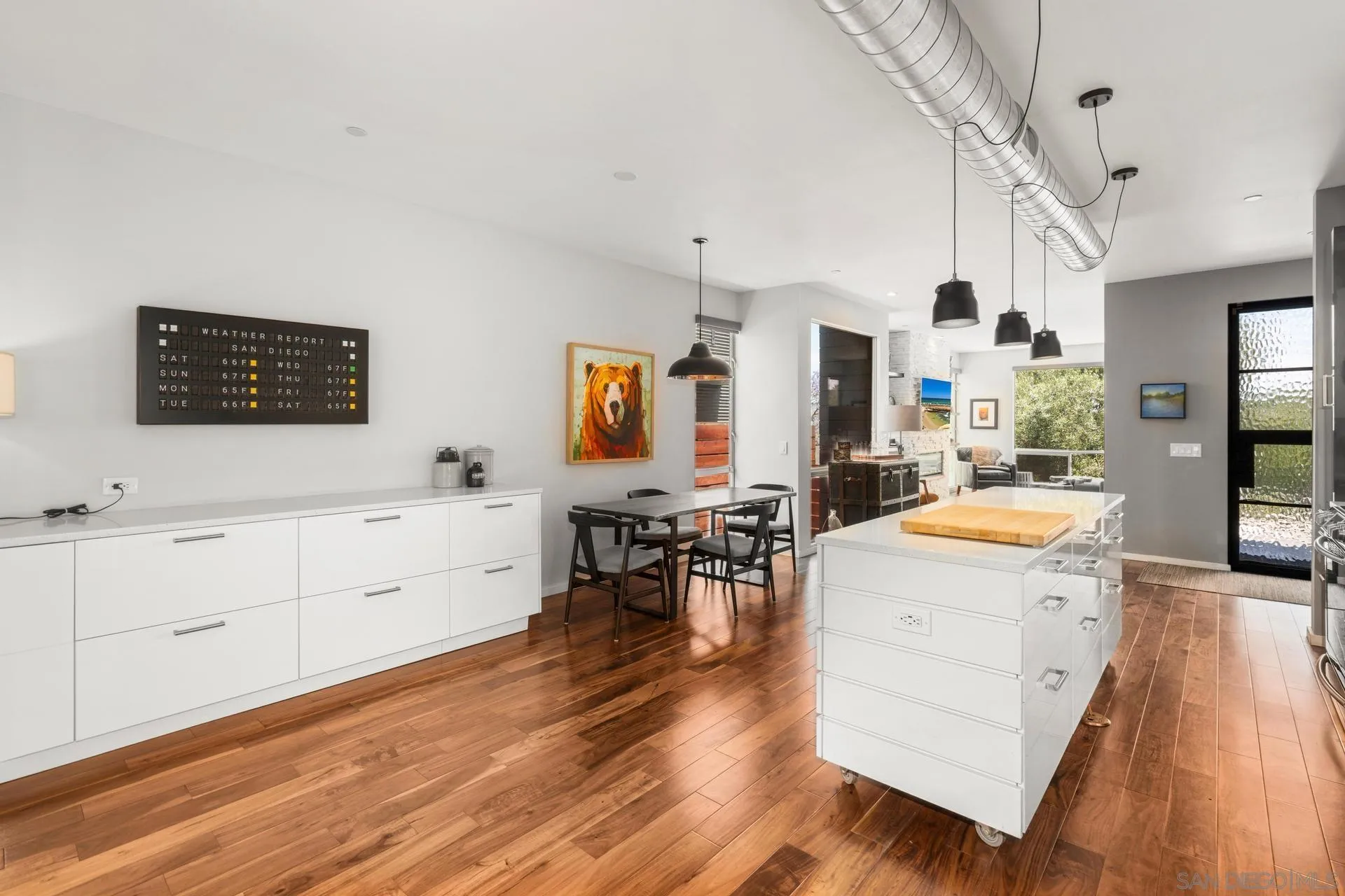 https://cdn.realtyfeed.com/cdn/127/250030924/5fcd20af950d0f55d7ed9f59d580e49f.webp