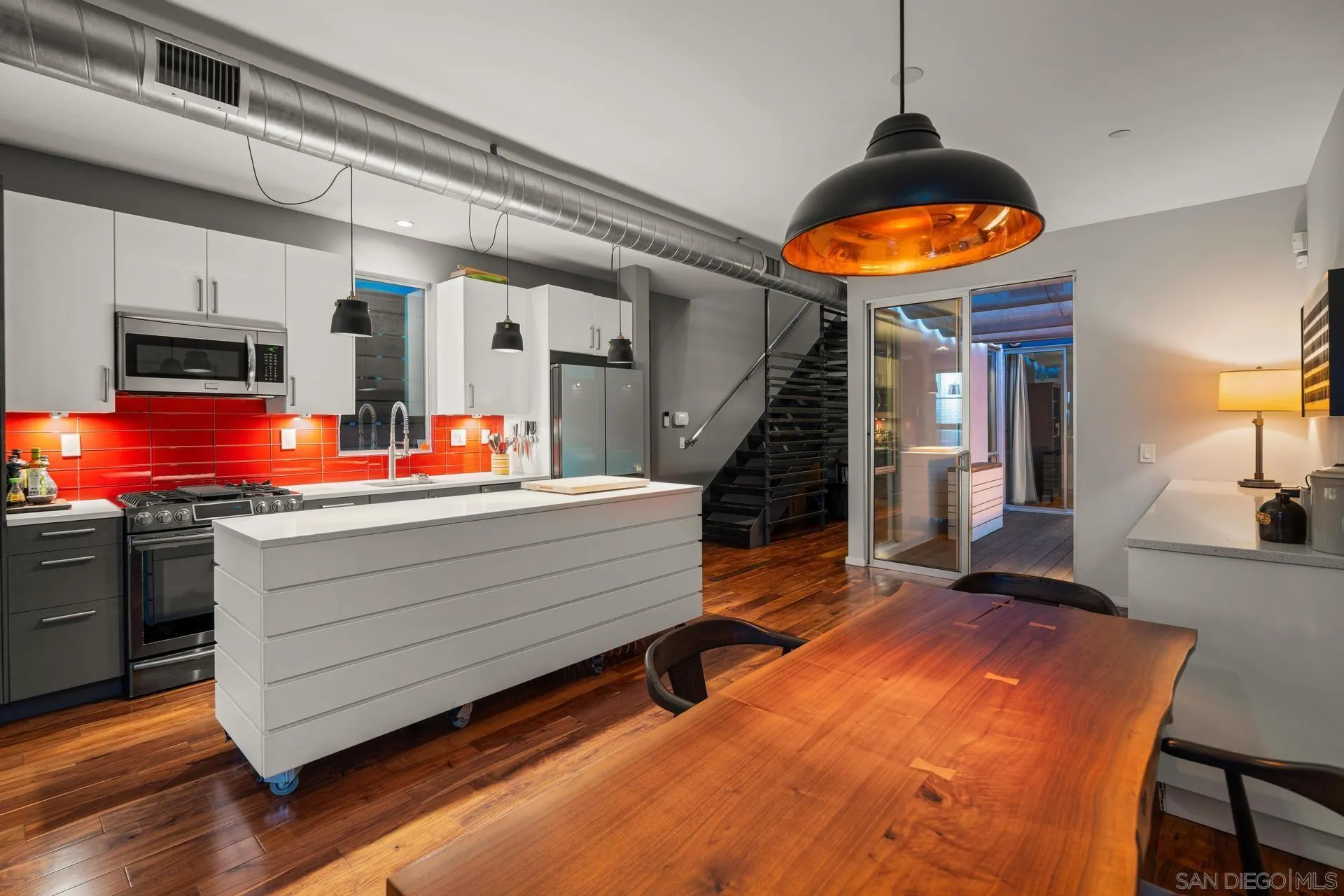 https://cdn.realtyfeed.com/cdn/127/250030924/8f1e3af5374bfcab51319d3724c747ae.webp