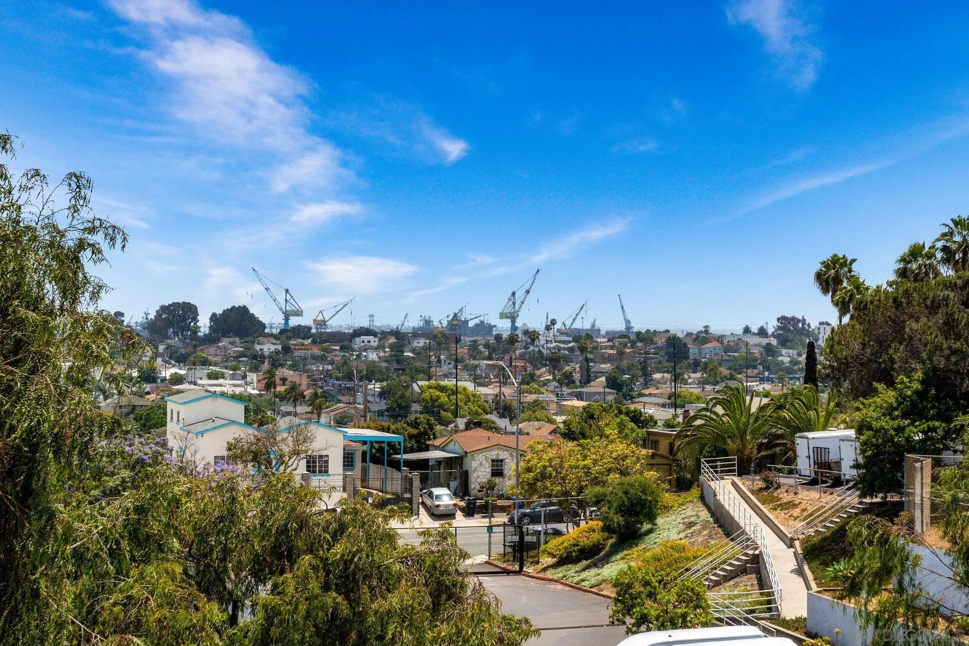 https://cdn.realtyfeed.com/cdn/127/250030924/951329b0a3fd5070a9c6fed18753af22.webp
