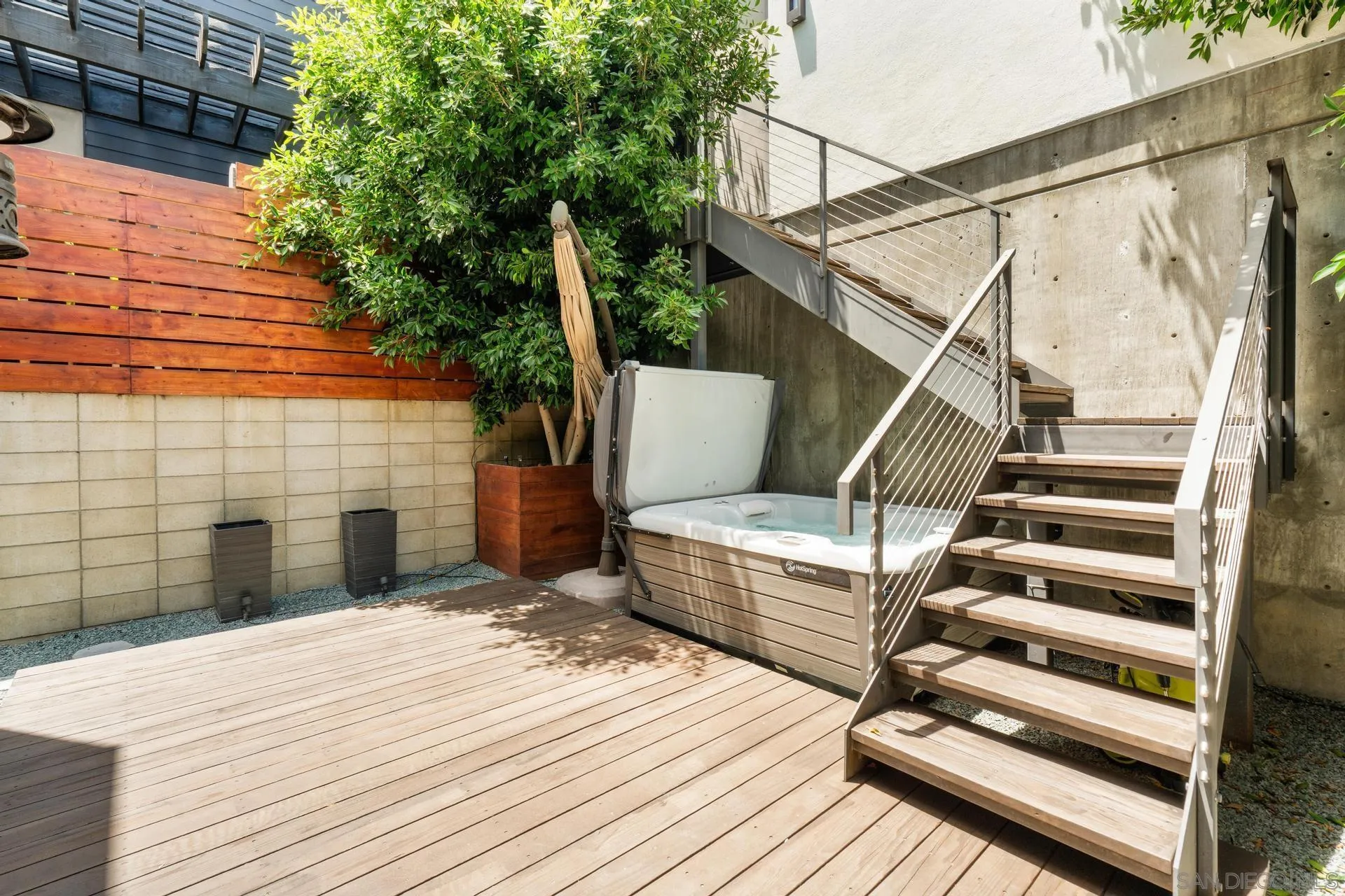 https://cdn.realtyfeed.com/cdn/127/250030924/9e1a2fc3acb60229250e5996a93d093d.webp