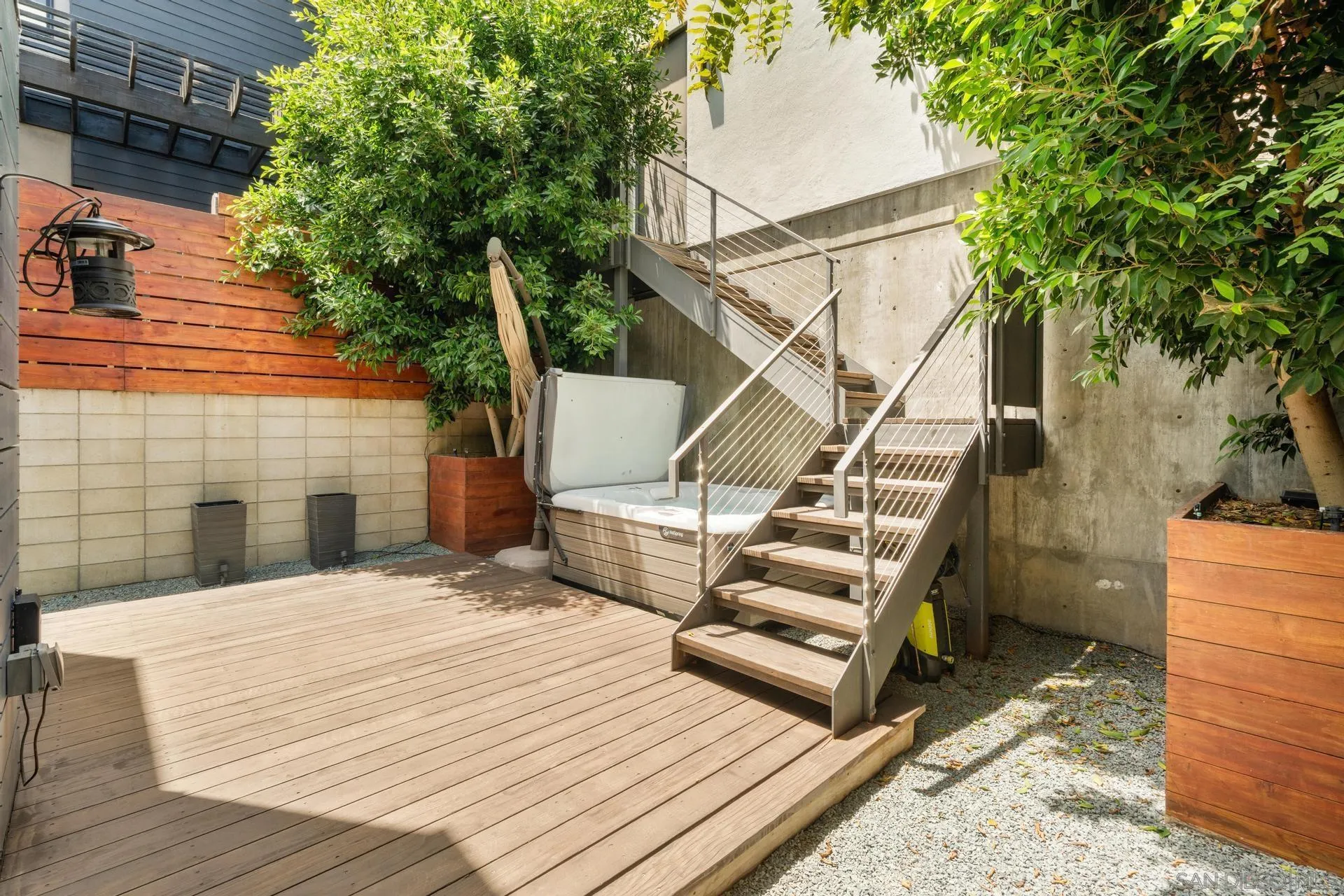 https://cdn.realtyfeed.com/cdn/127/250030924/f19bd7806f37348362b4a1c43e4ef3ff.webp