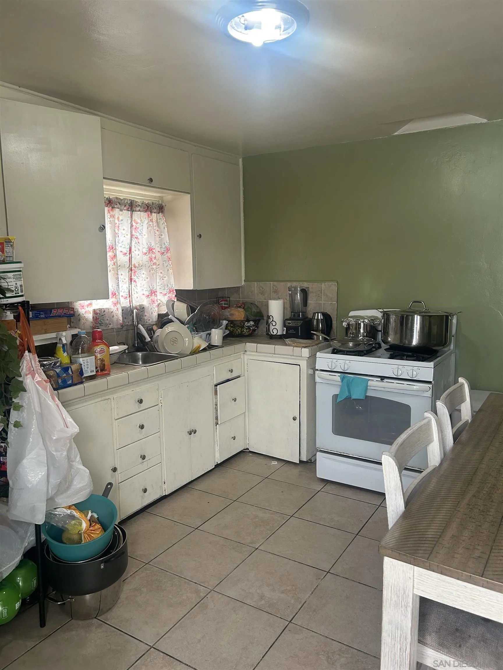 https://cdn.realtyfeed.com/cdn/127/250030944/f96831e01cbf94d37fa540fcb259fb7e.webp
