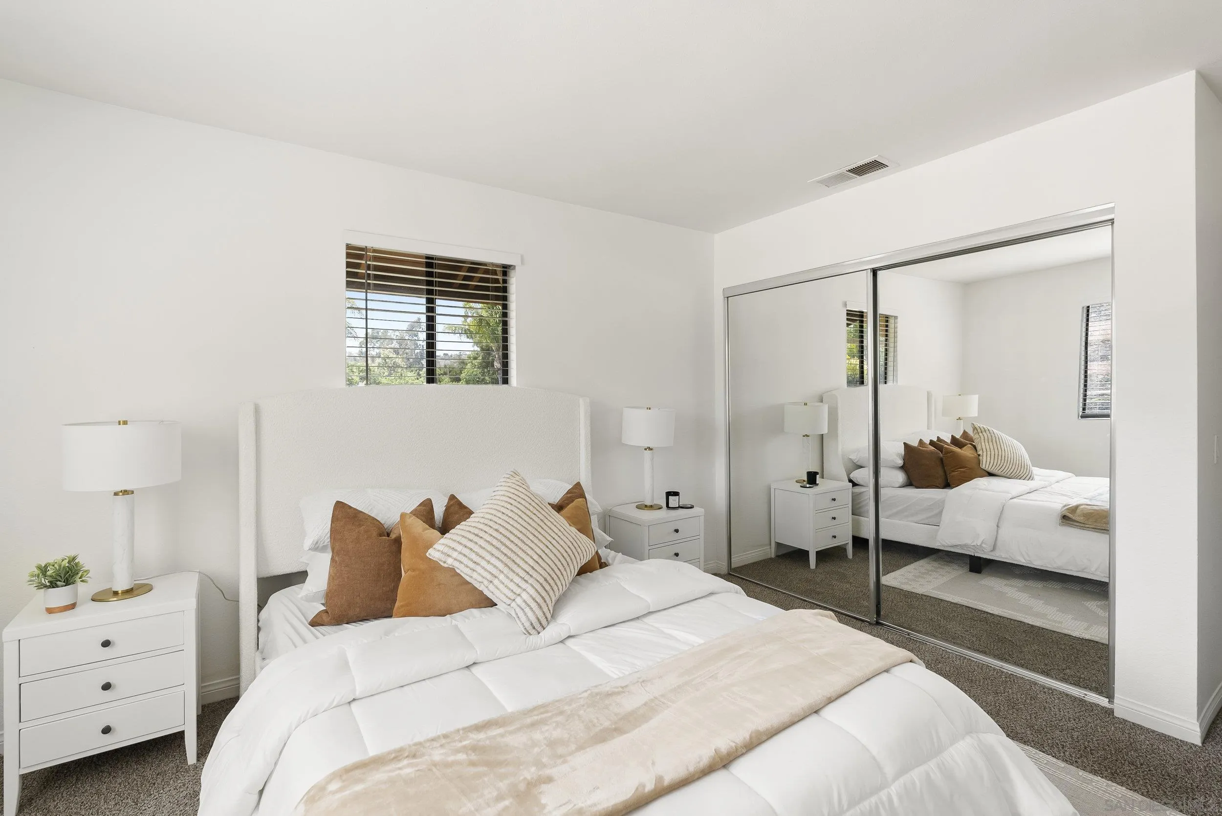 https://cdn.realtyfeed.com/cdn/127/250030953/10a18be207d9403b51c0d6aadb2e45e0.webp