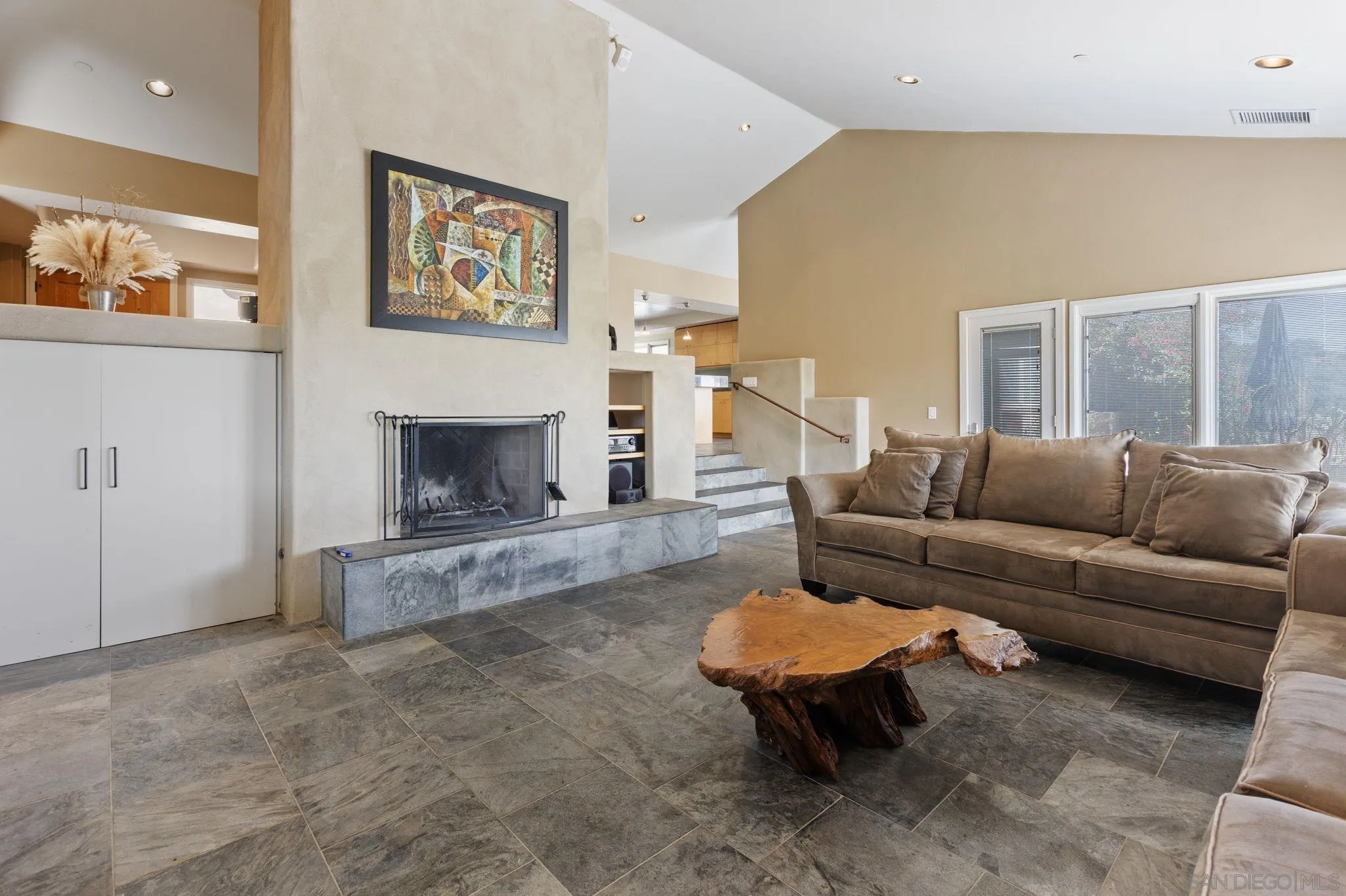 https://cdn.realtyfeed.com/cdn/127/250030967/ea80707cd34a20ece6963a8eb2f84732.webp