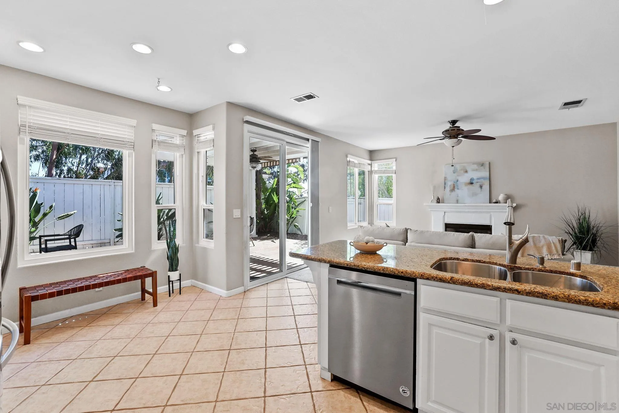 https://cdn.realtyfeed.com/cdn/127/250030971/c61f13d09c53b59c7454c31f3ad062d7.webp