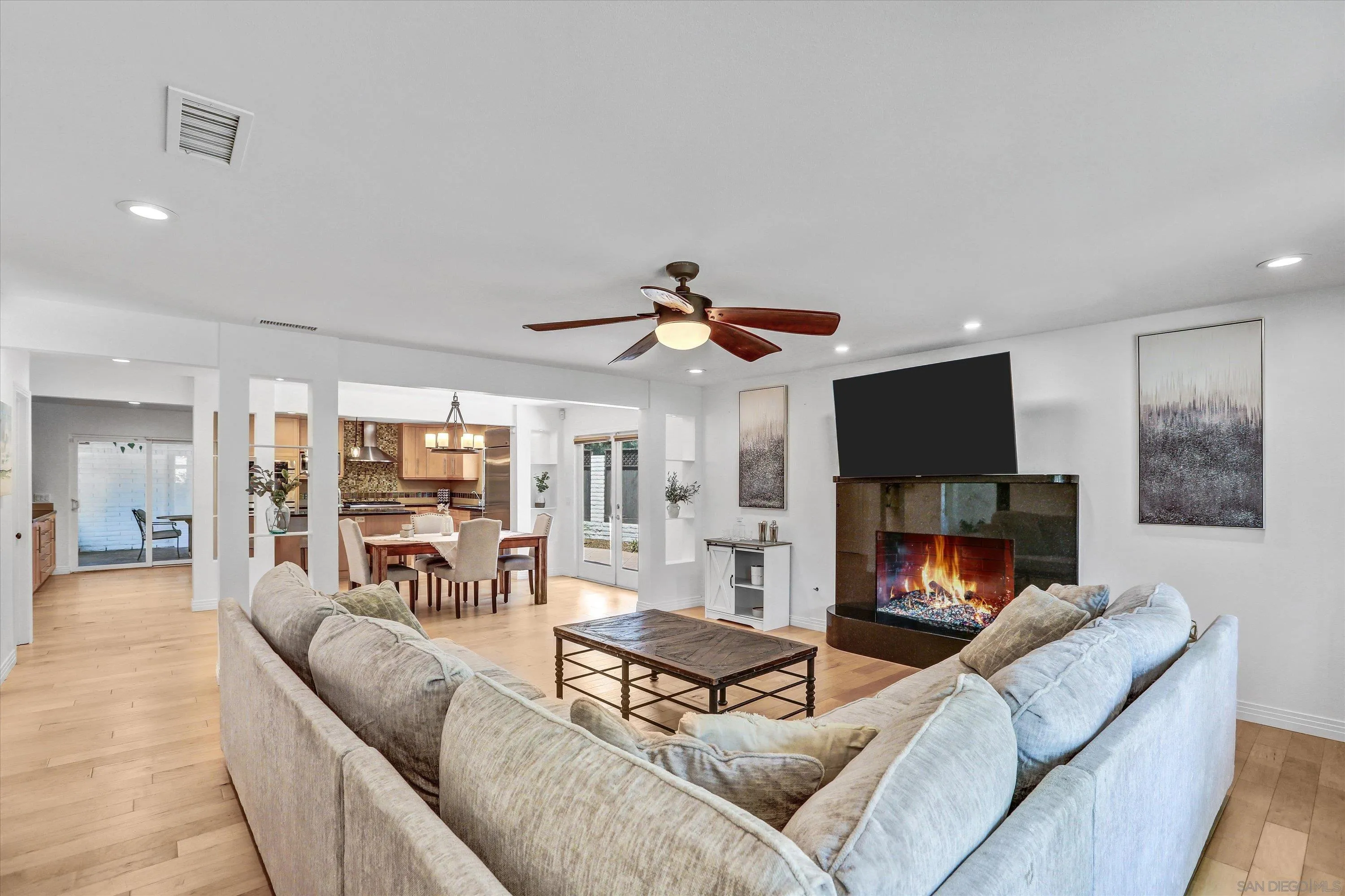 https://cdn.realtyfeed.com/cdn/127/250030984/0391d9c4f1aaf7a64a1bb49ed8154b04.webp