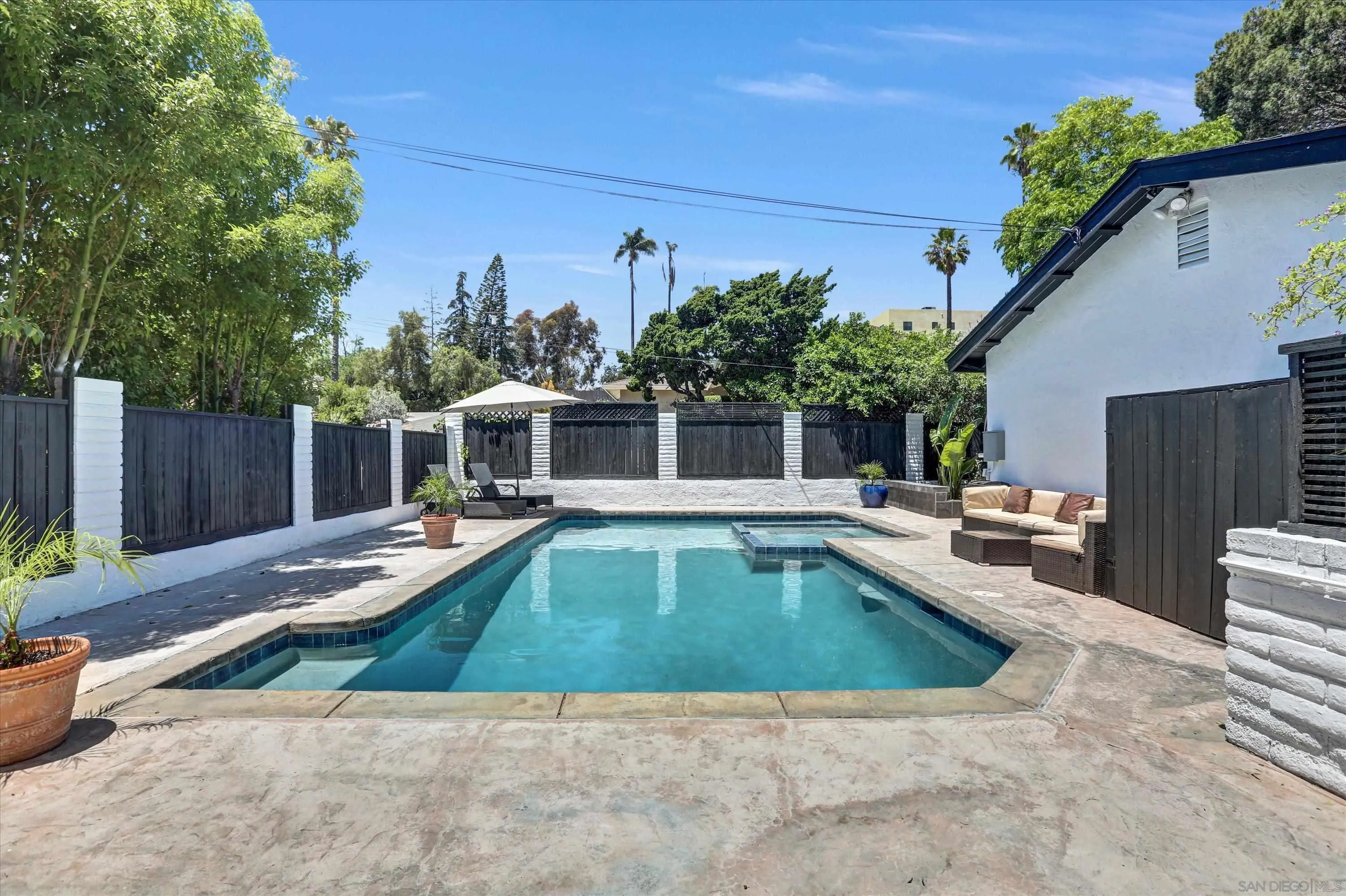 https://cdn.realtyfeed.com/cdn/127/250030984/3e6627ec1d20c87869ea6e9af70d0c59.webp