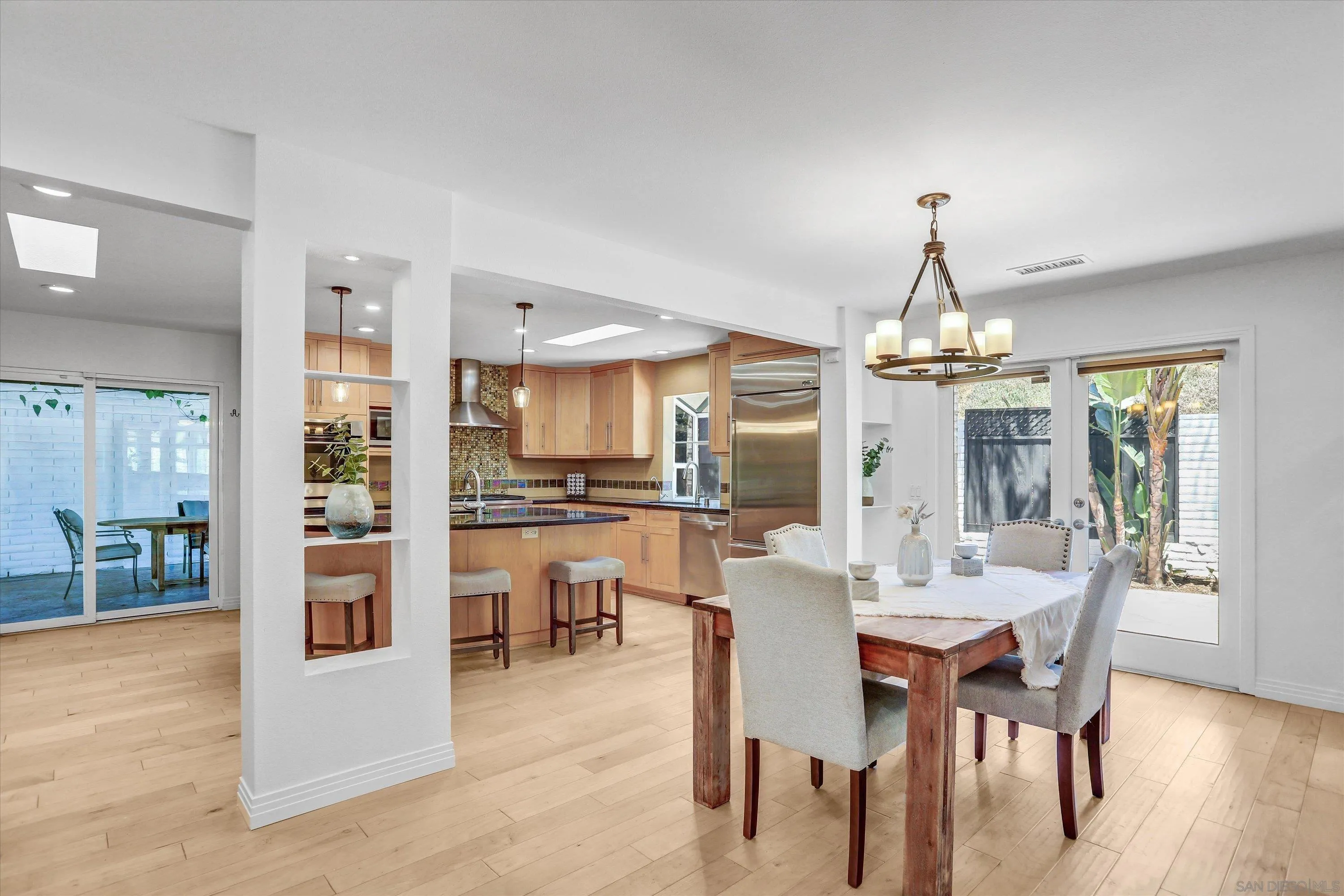 https://cdn.realtyfeed.com/cdn/127/250030984/3ff5eebac5086ef00262cab47ae584fd.webp
