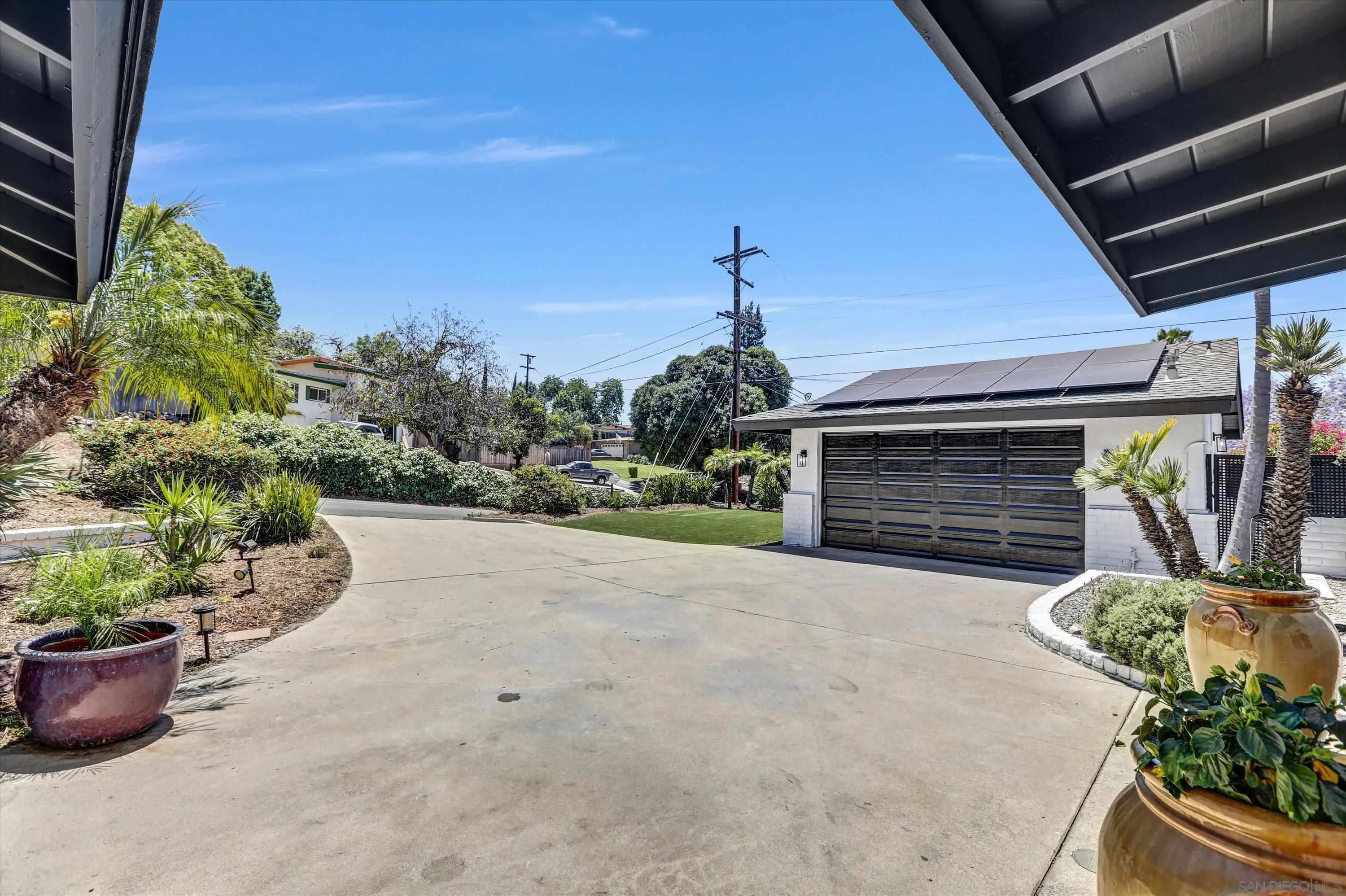 https://cdn.realtyfeed.com/cdn/127/250030984/60ba741e96815049fc24ff2fbd82fda5.webp