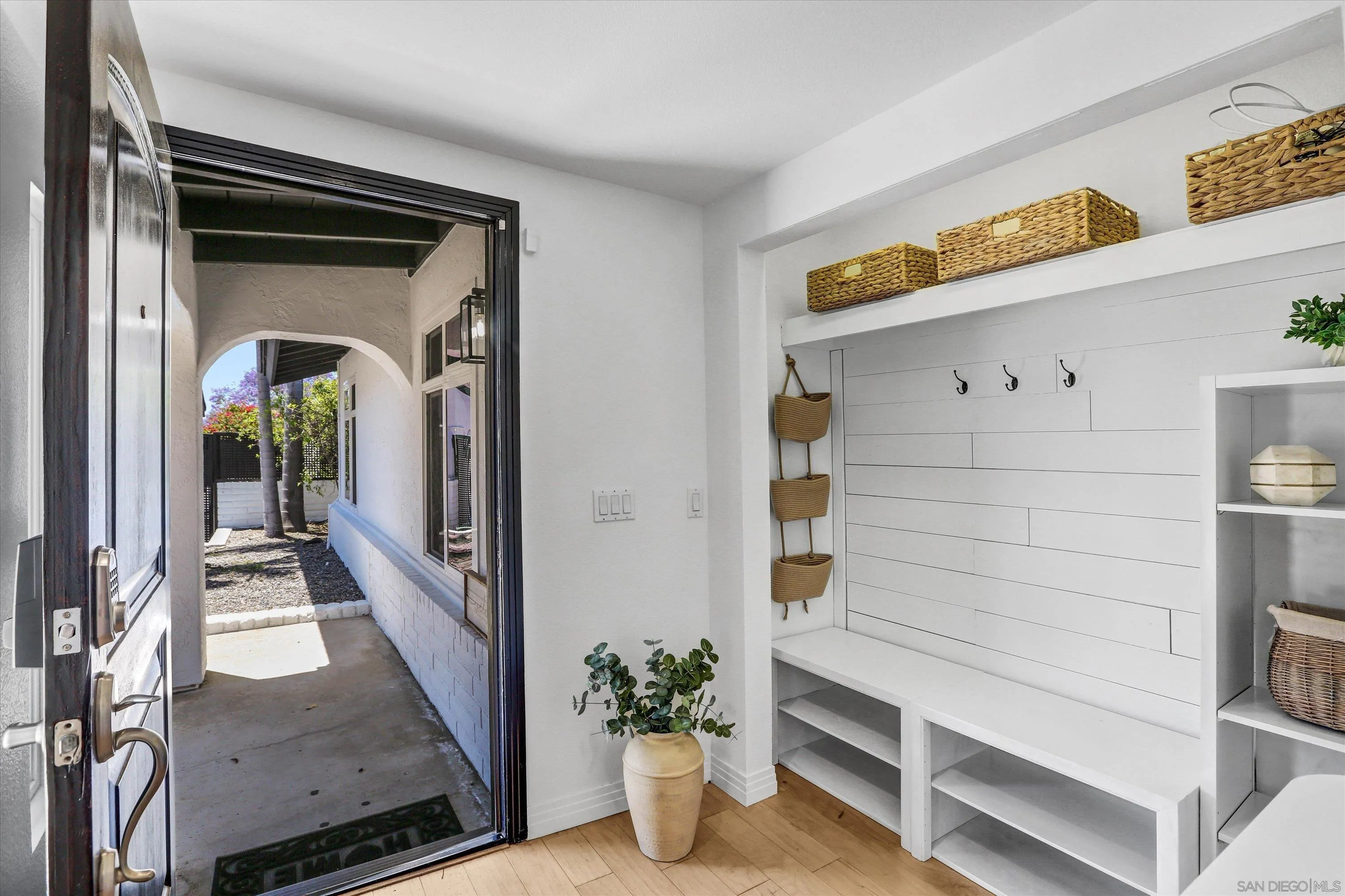 https://cdn.realtyfeed.com/cdn/127/250030984/73f4ee2c7d01009a9f6f3b5cfcd3930d.webp