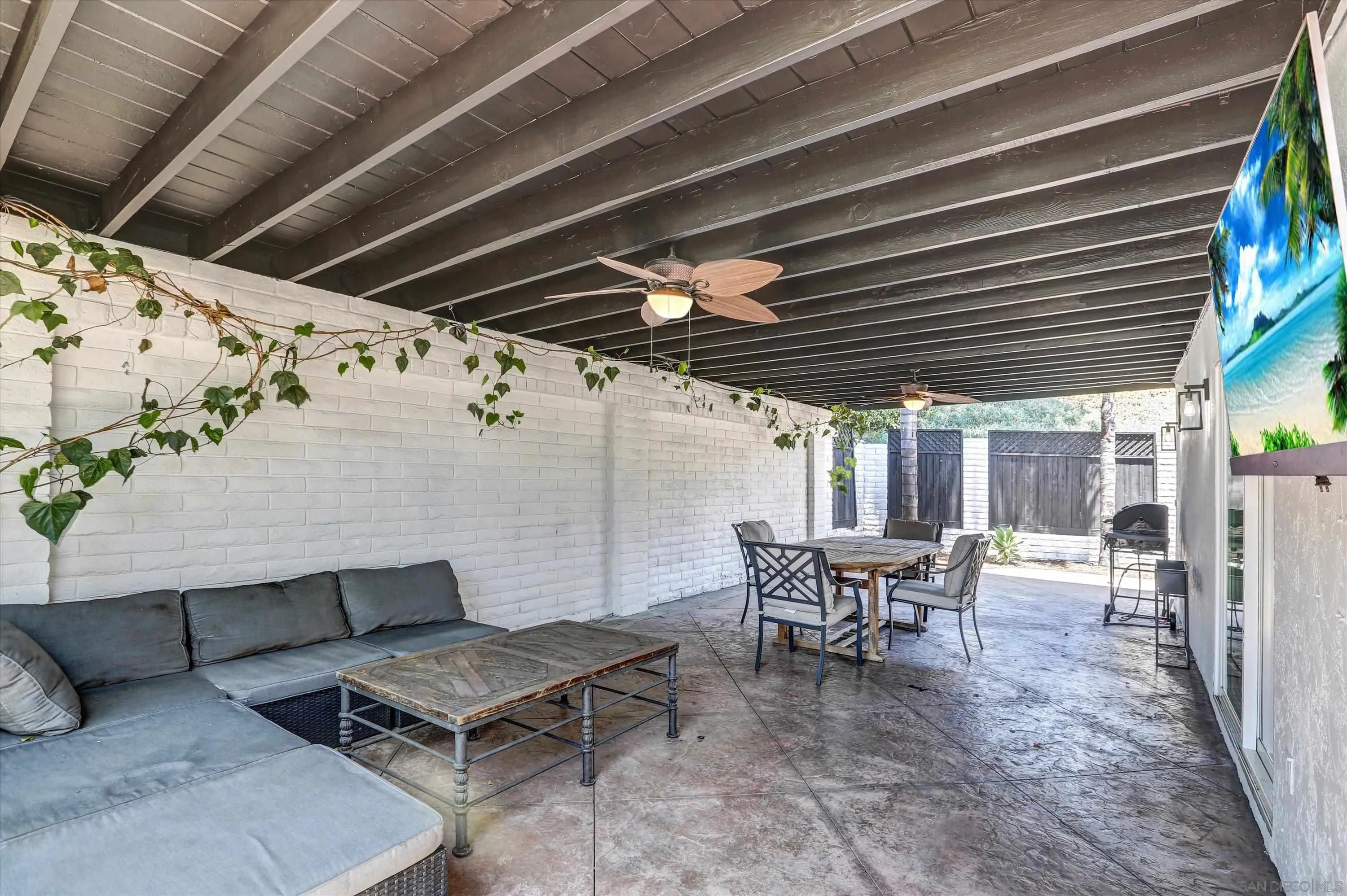 https://cdn.realtyfeed.com/cdn/127/250030984/7ee0a6e40f09e95b85591d1f69115ec4.webp