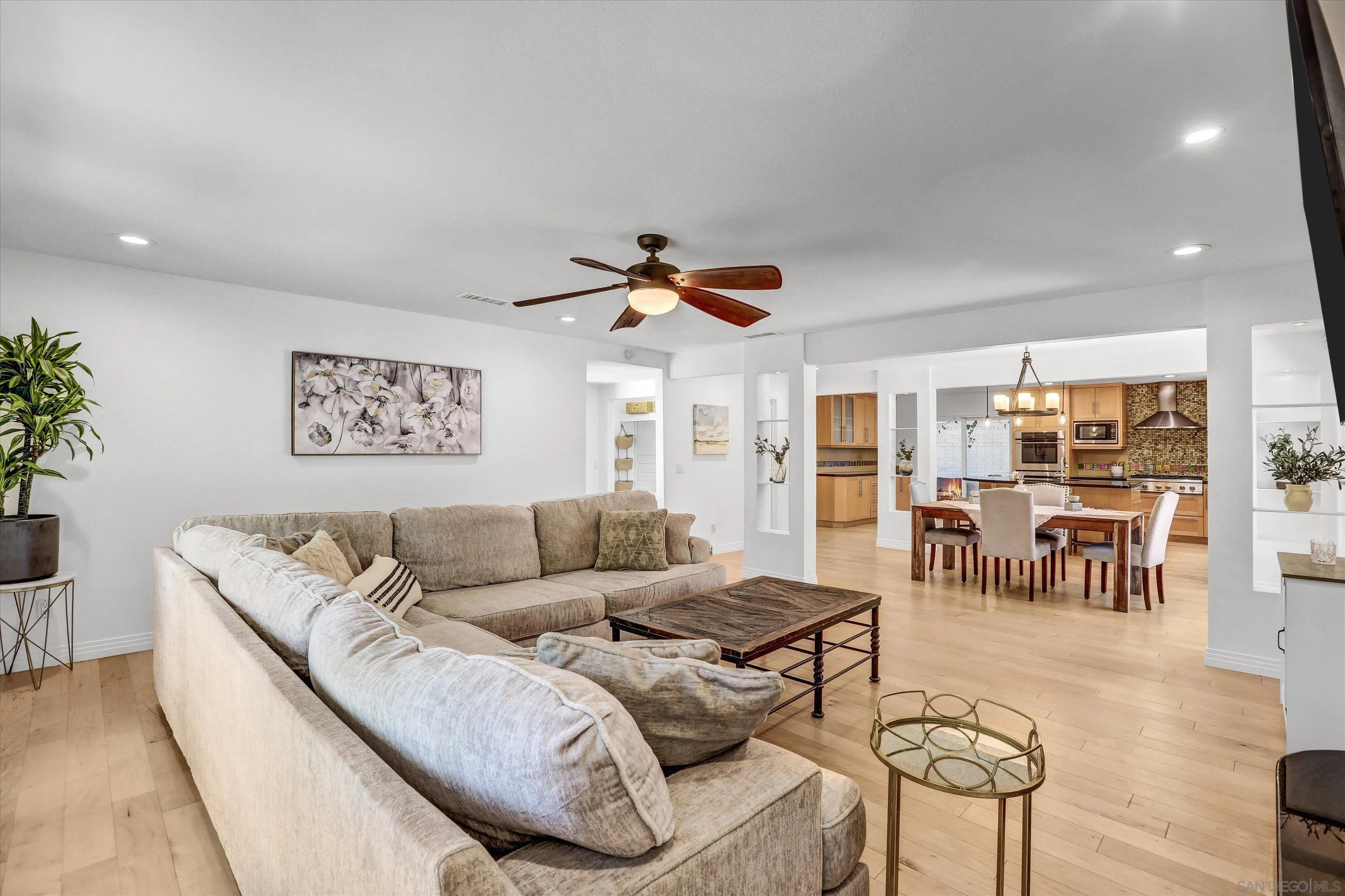 https://cdn.realtyfeed.com/cdn/127/250030984/81a178795e601acd85a195b5cb147b5f.webp