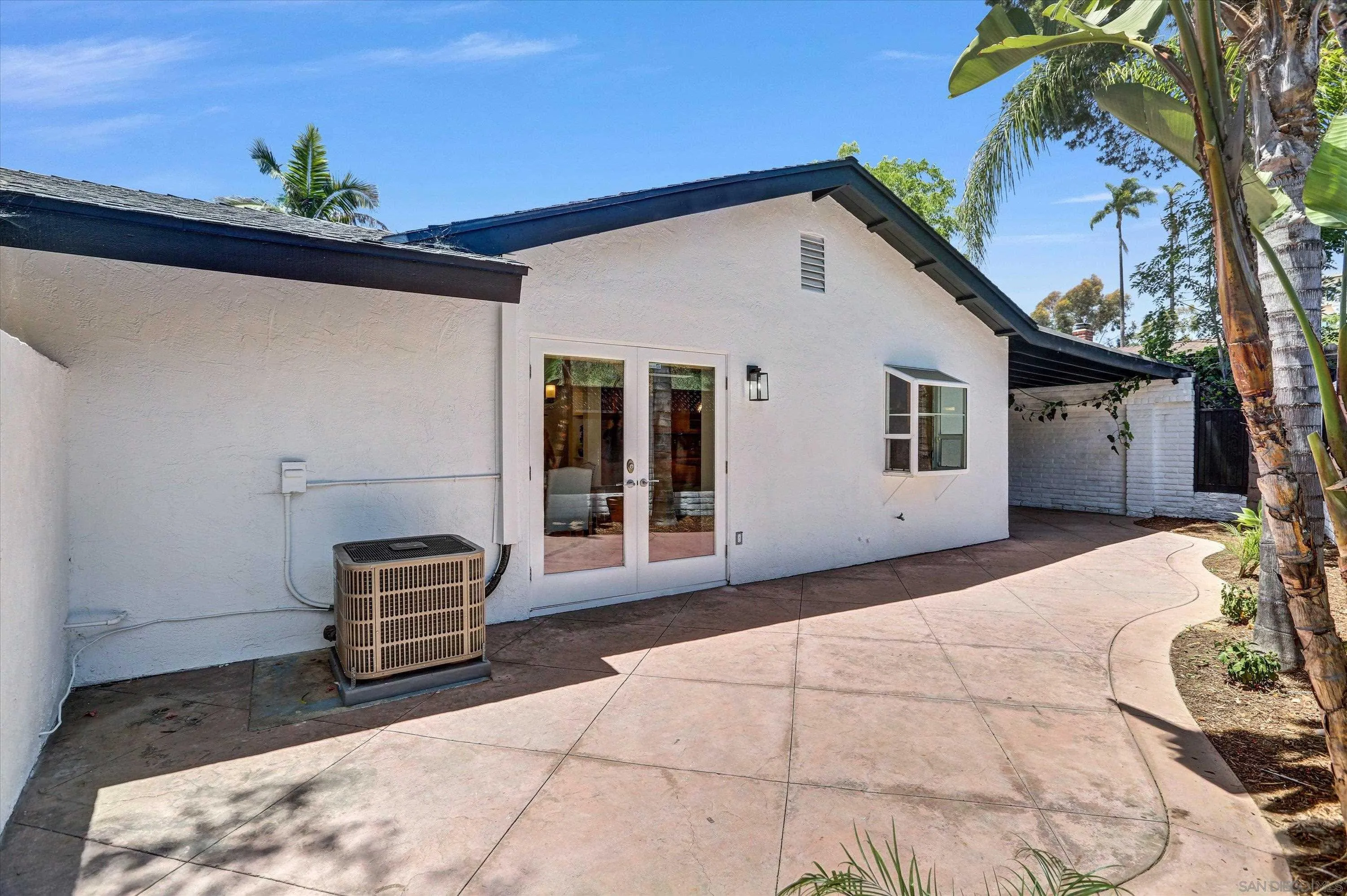 https://cdn.realtyfeed.com/cdn/127/250030984/8e73d9c472c817a6b4531786a5b35b1d.webp