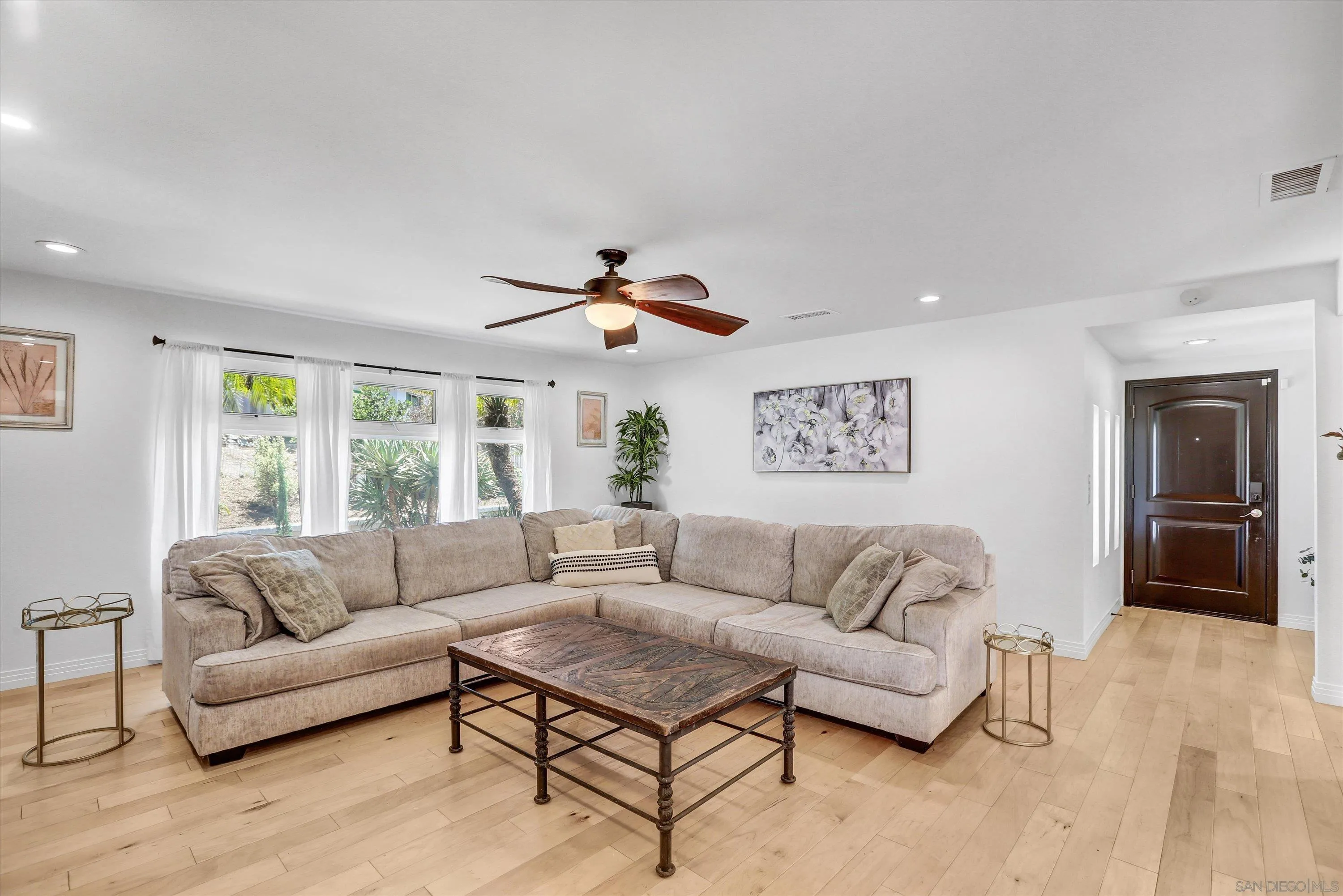 https://cdn.realtyfeed.com/cdn/127/250030984/b2907e3edbbb941972d5dde587fb8ce9.webp