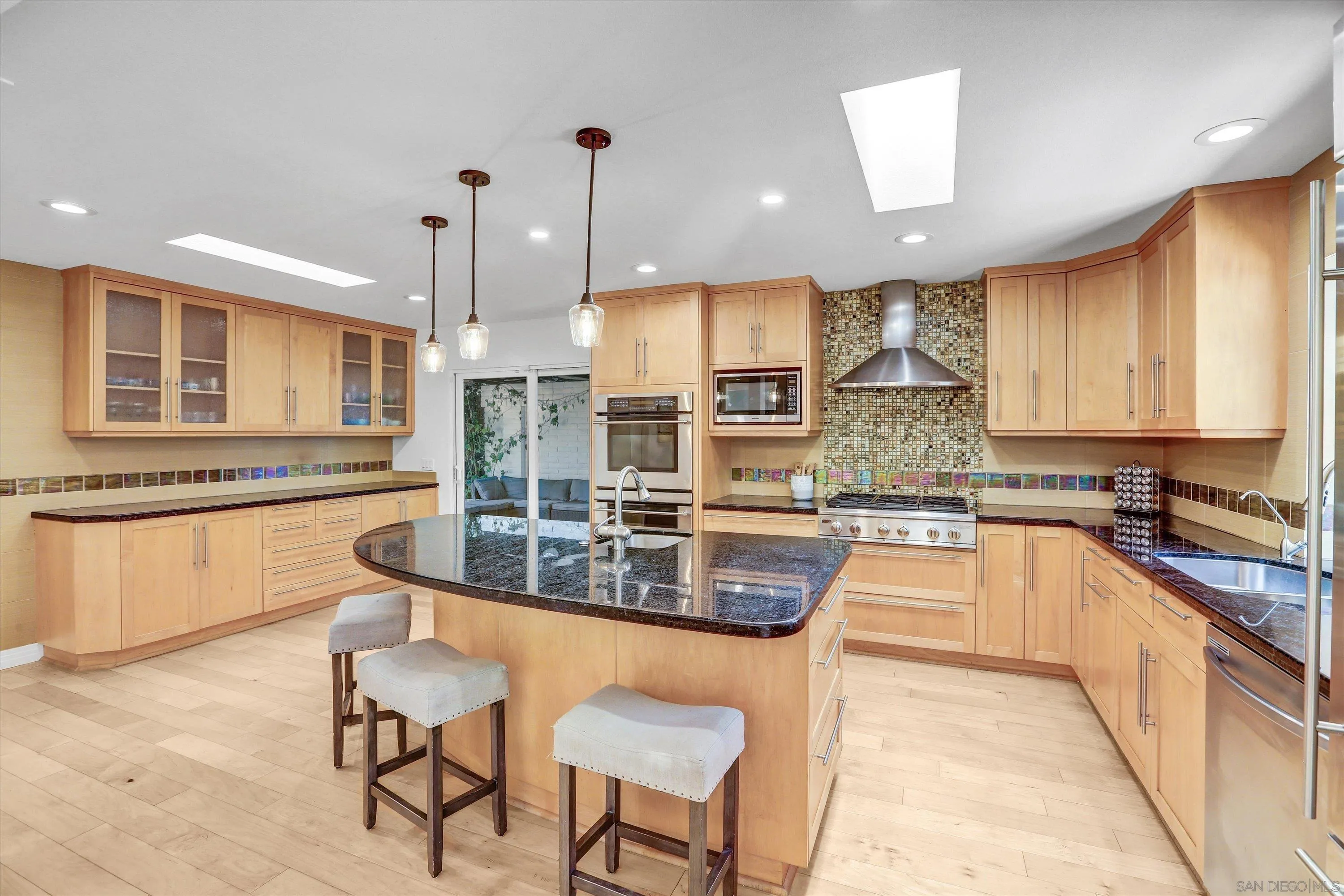 https://cdn.realtyfeed.com/cdn/127/250030984/cd6b397e17234bf4b8af88d2868f7e9d.webp