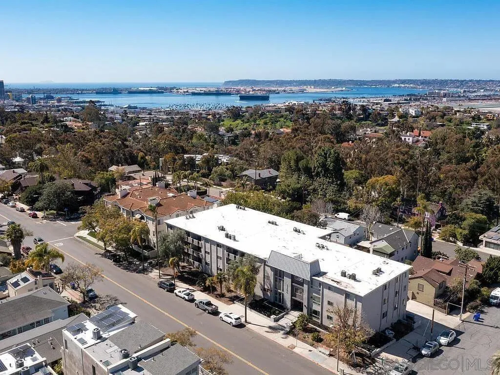 https://cdn.realtyfeed.com/cdn/127/250030996/3028c9f8d4fc9ddb41531a86dea505c5.webp