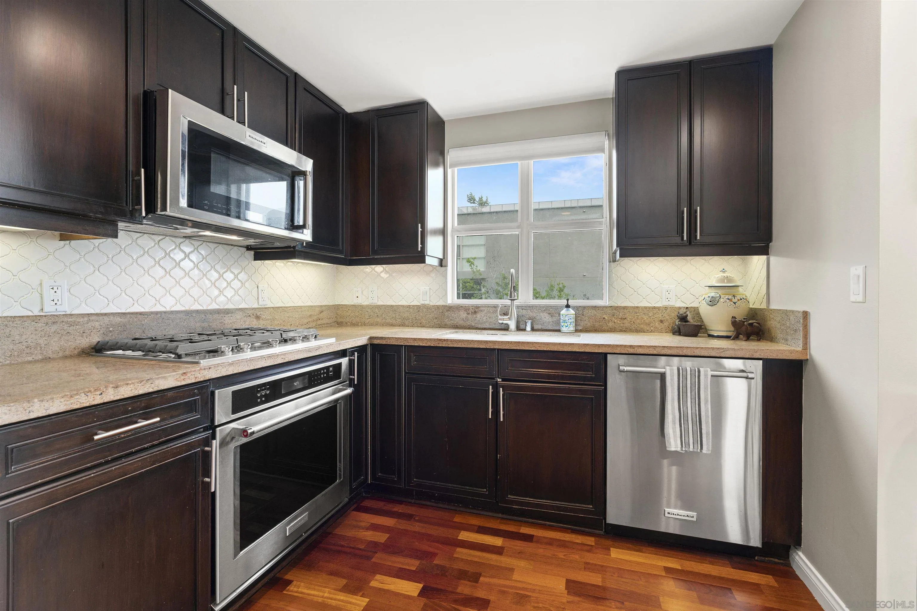 https://cdn.realtyfeed.com/cdn/127/250030997/59fefa6594fb635c88752594f212c682.webp