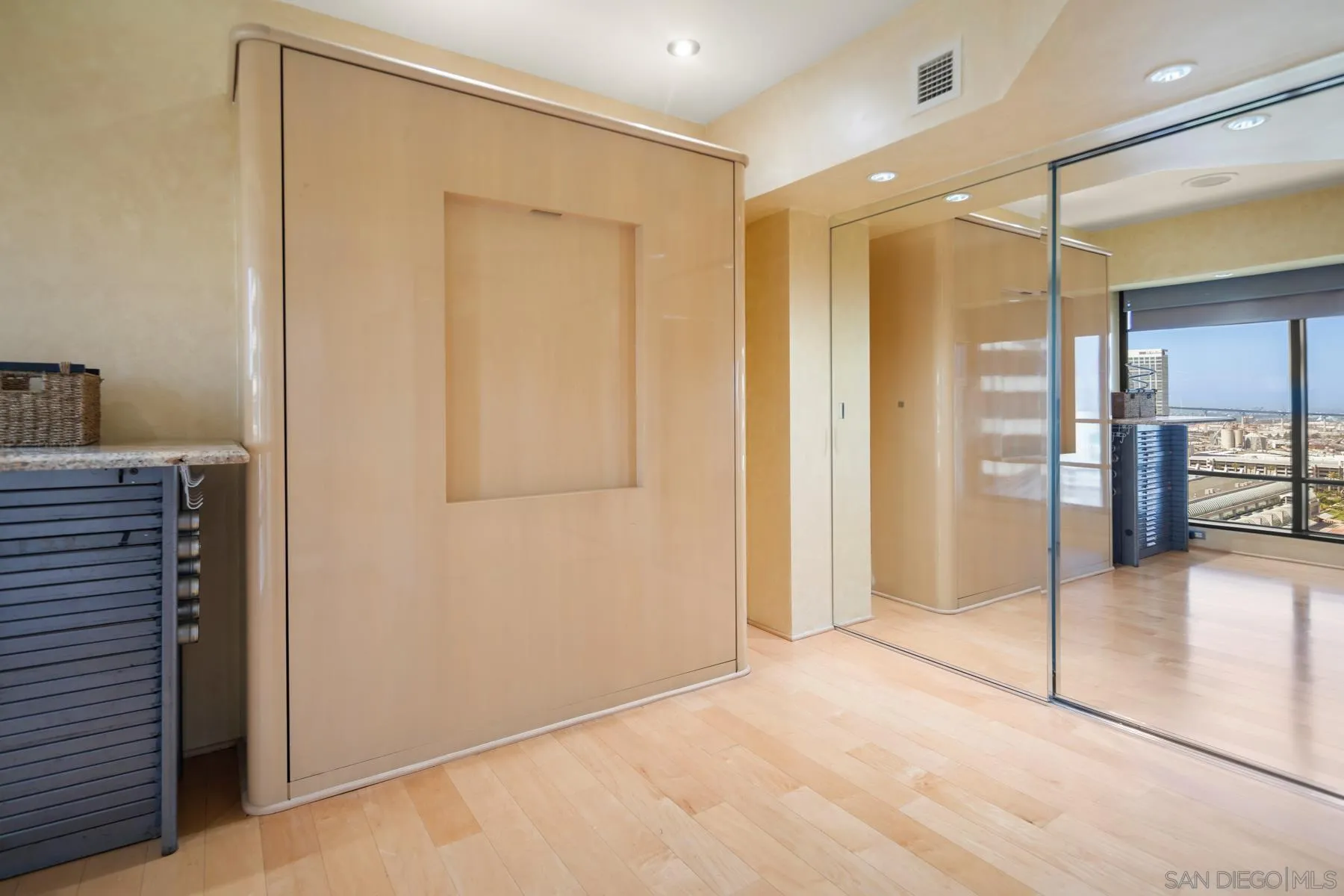 https://cdn.realtyfeed.com/cdn/127/250030999/5b74d19e0b89534e2c46911ab0f4b70b.webp