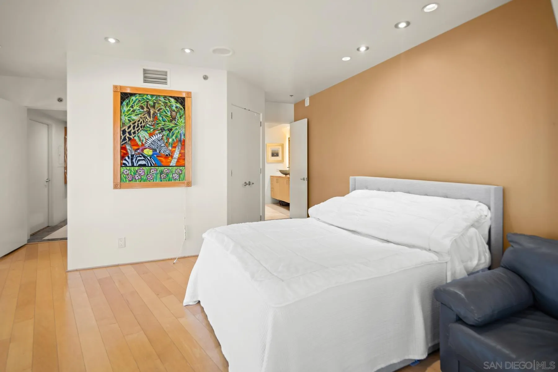 Photo #32: 250030999 Listing: Photo #32