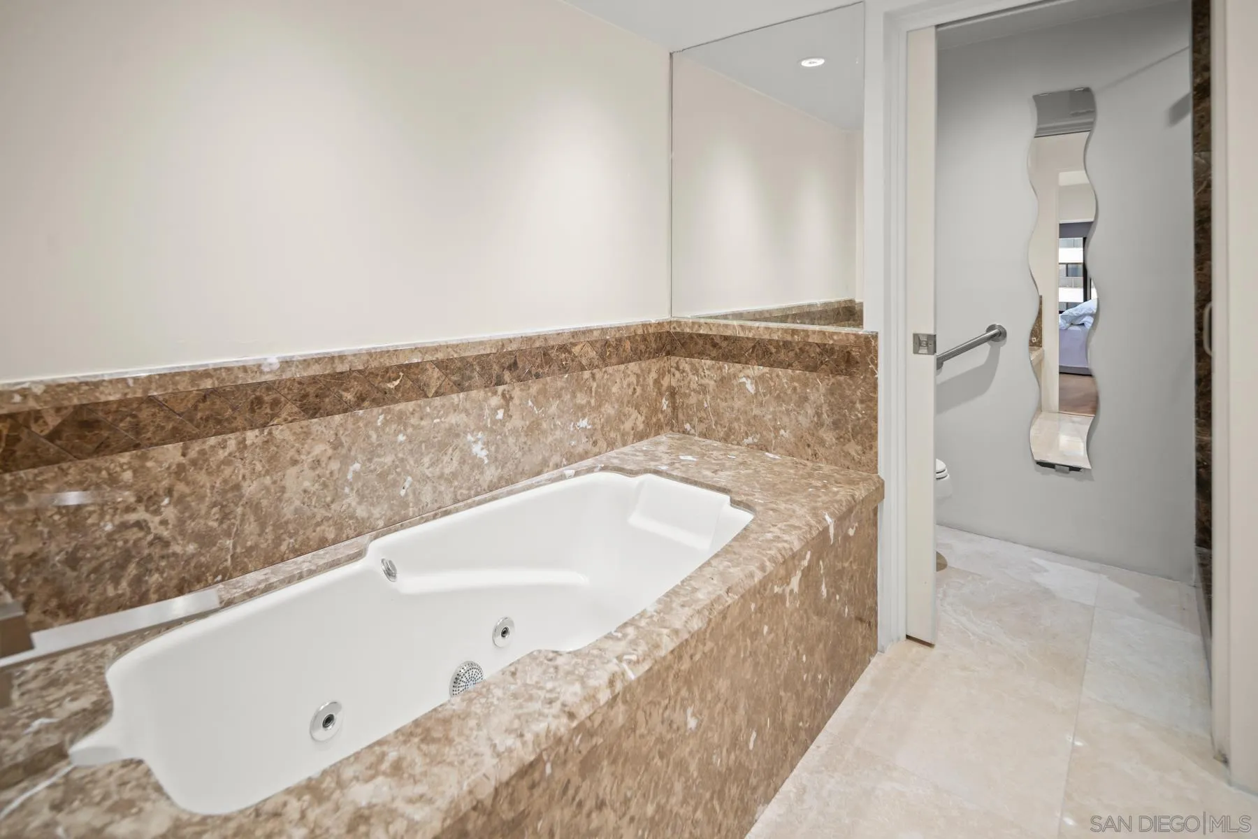 https://cdn.realtyfeed.com/cdn/127/250030999/d76a77eff99a0987f5bb6bfecdb54fc2.webp