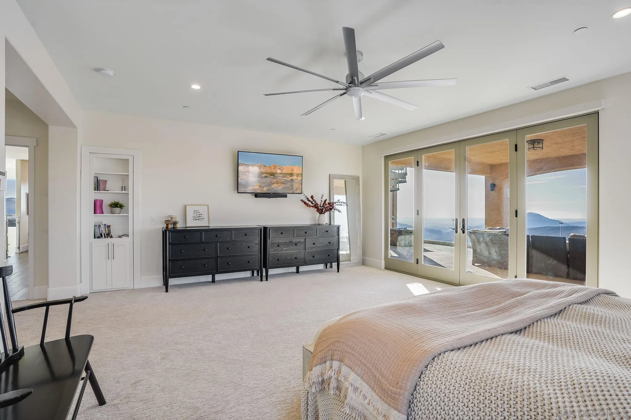 https://cdn.realtyfeed.com/cdn/127/250031024/12acddfc2f6f770e50eb59e8c65a135a.webp