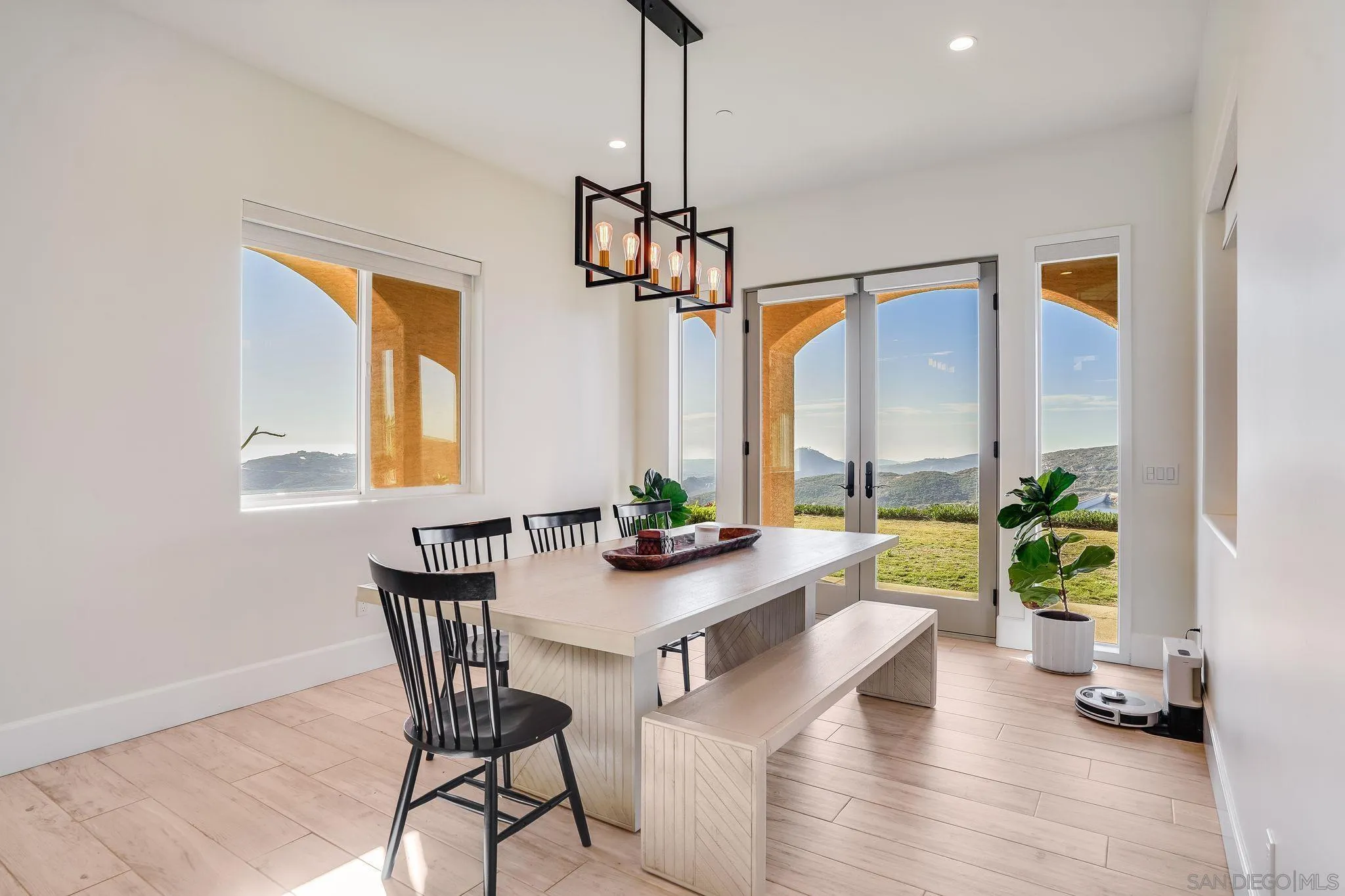 https://cdn.realtyfeed.com/cdn/127/250031024/207f55fa665b98d9cdb13aeda37162f3.webp