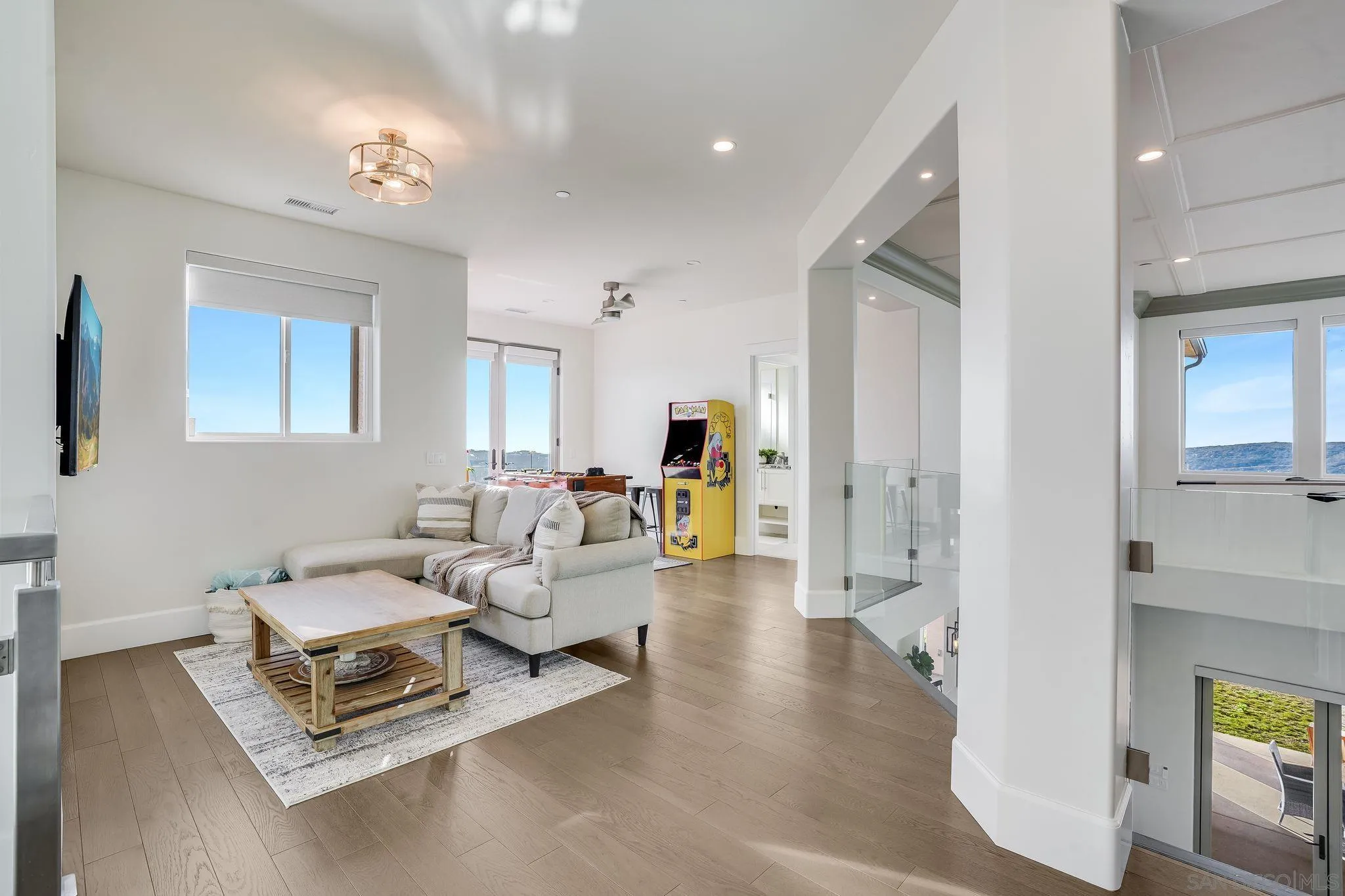 https://cdn.realtyfeed.com/cdn/127/250031024/2fba0859f8fc25e81f58352d96af69ef.webp