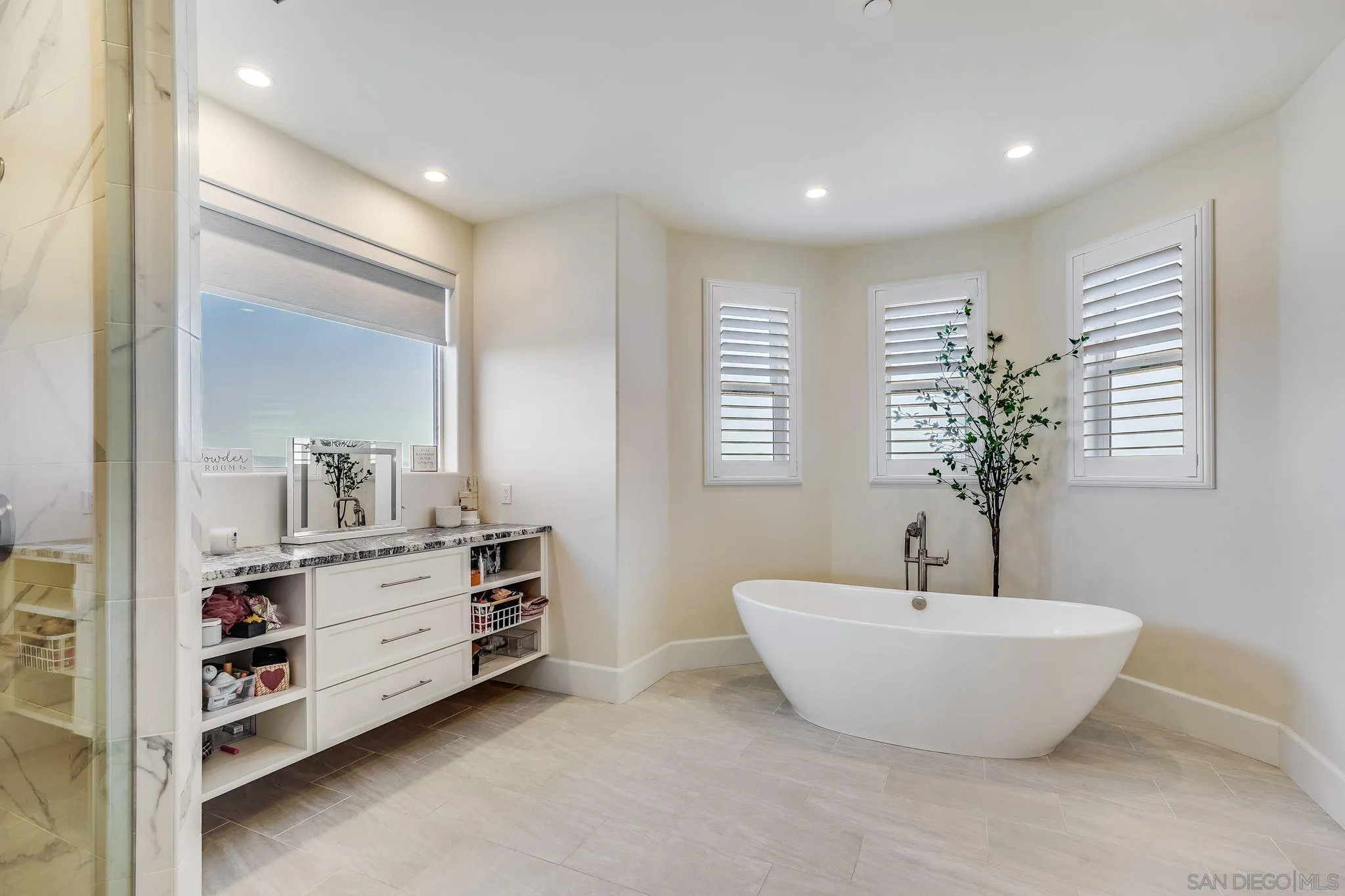 https://cdn.realtyfeed.com/cdn/127/250031024/43834e47f8e481d2ef37d9042adc71b9.webp