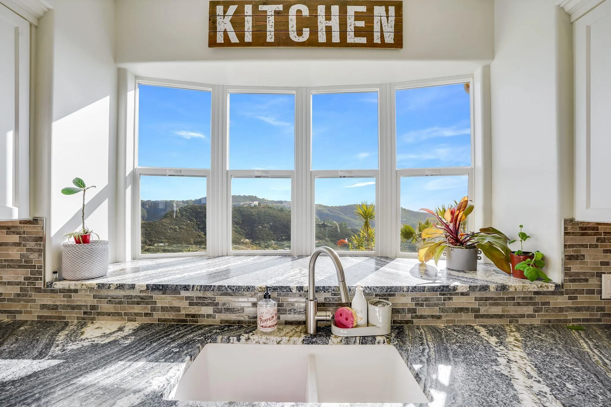 https://cdn.realtyfeed.com/cdn/127/250031024/9b166f2088511512852c2a11214d49dc.webp